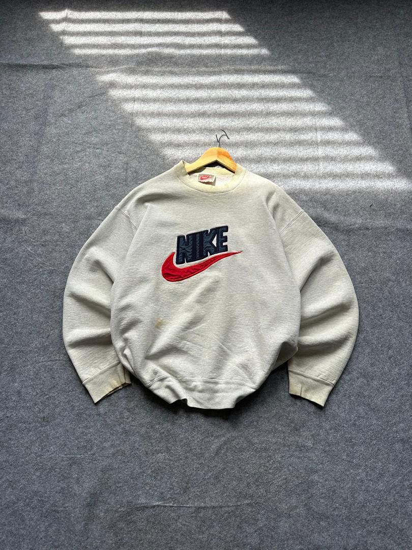 Nike VINTAGE NIKE BIG LOGO EMBROIDERY SWEATSHIRT Size US XL / EU 56 / 4 - 1 Thumbnail