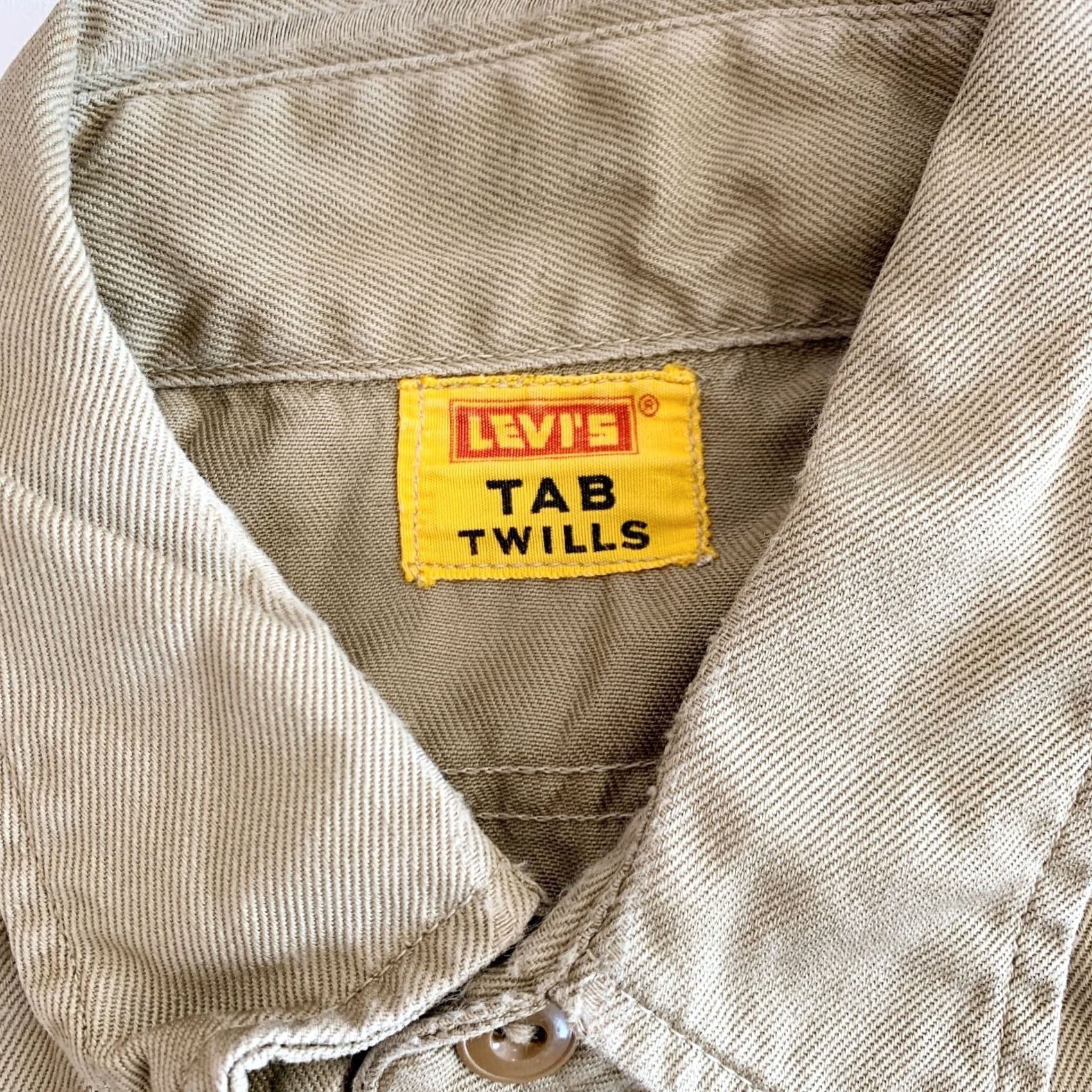 Levi's VINTAGE Levi's Button-Up Shirt Twill Long Sleeve Mens Tan Brown S Regular Twill Button-Front Collar-Down Vintage Levi's Shirt Mens Size US S / EU 44-46 / 1 - 2 Thumbnail