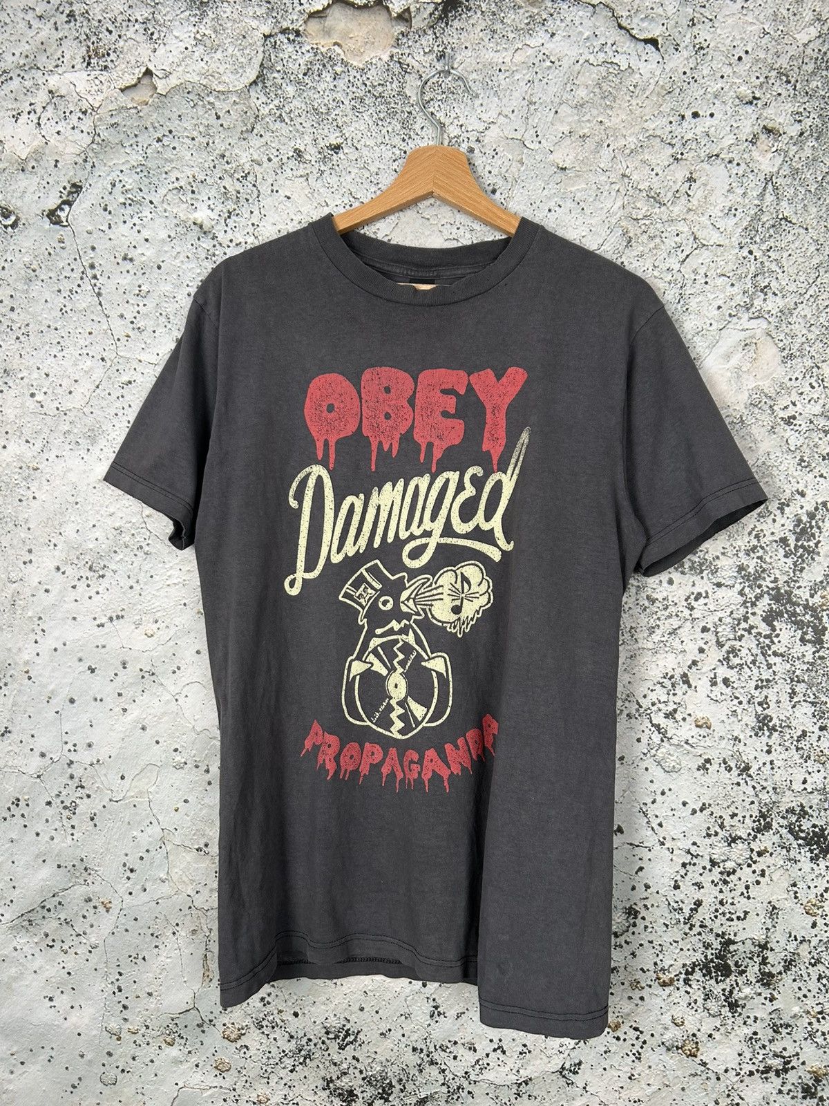 Obey Vintage Obey Damaged Propaganda Graphic Tee Streetwear Hype Size US M / EU 48-50 / 2 - 1 Thumbnail