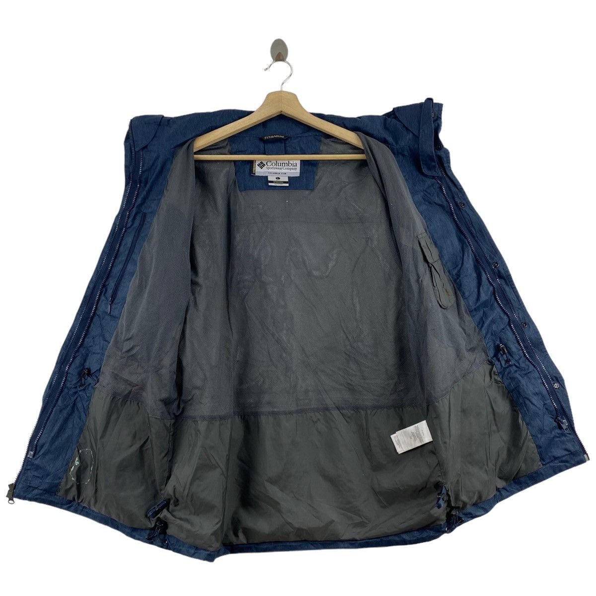 Columbia × Vintage Vintage COLUMBIA SPORTWEAR USA Titanium Outdoor Hiking Navy Size US L / EU 52-54 / 3 - 5 Thumbnail