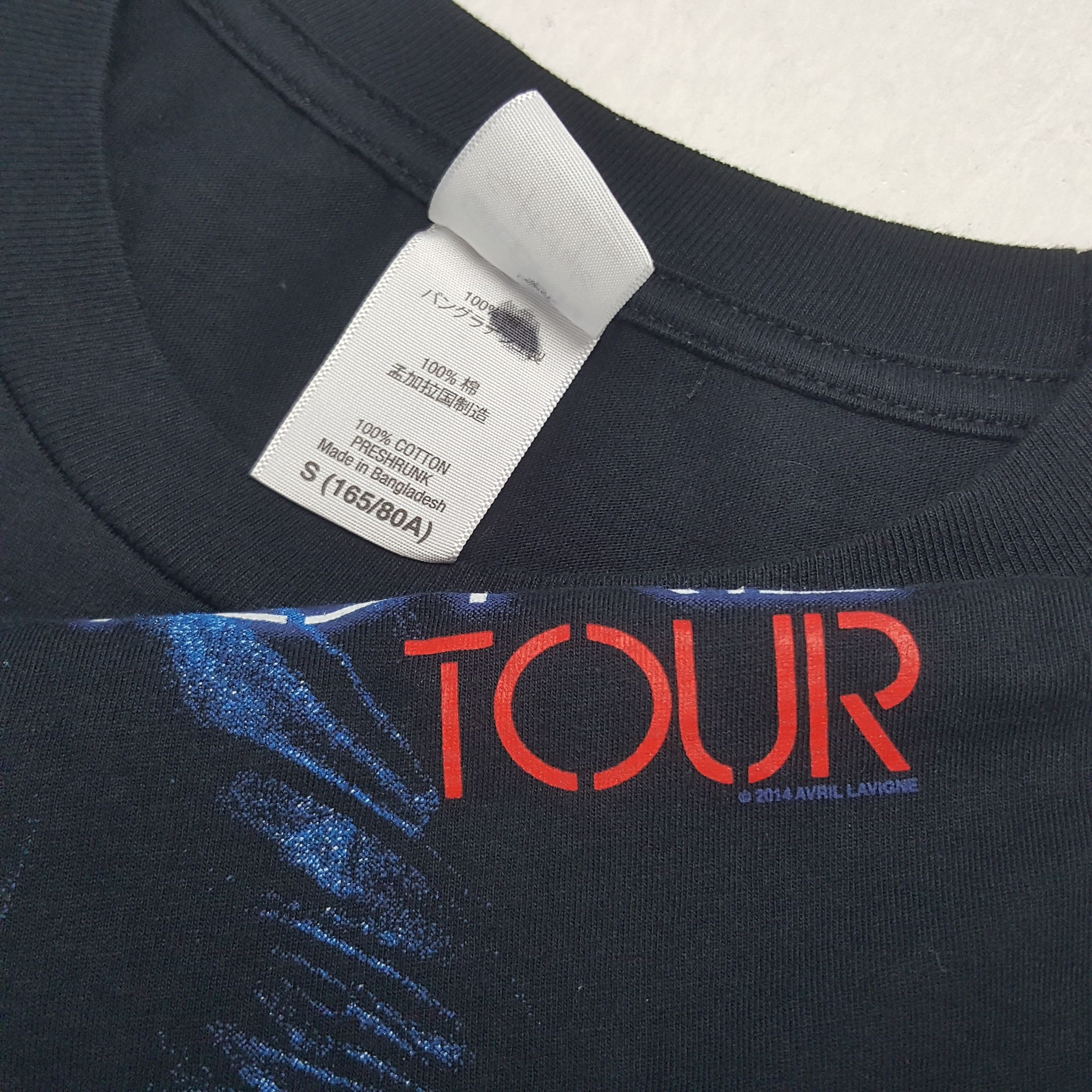 Vintage Vintage The Avril Lavigne Tour Solo Singer Songwriter Tshirt Size US S / EU 44-46 / 1 - 7 Thumbnail