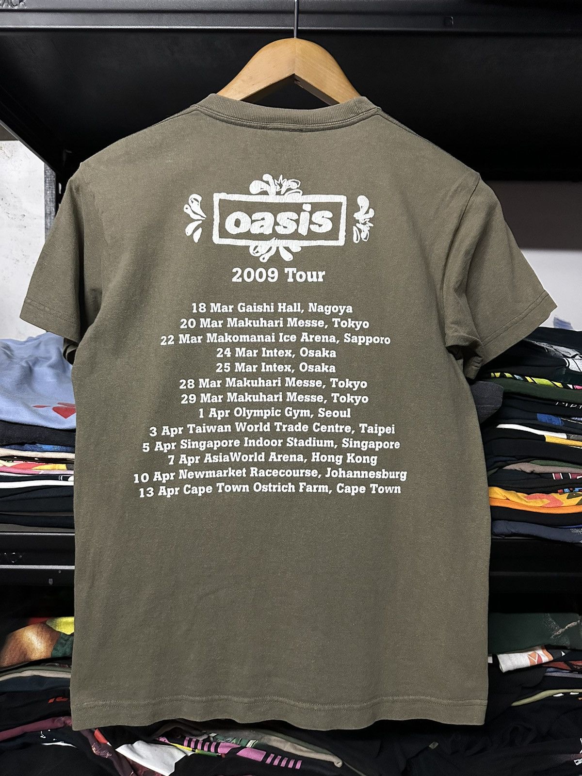 Band Tees × Vintage Vintage Oasis Tour Sun Faded Tee Size US S / EU 44-46 / 1 - 5 Thumbnail