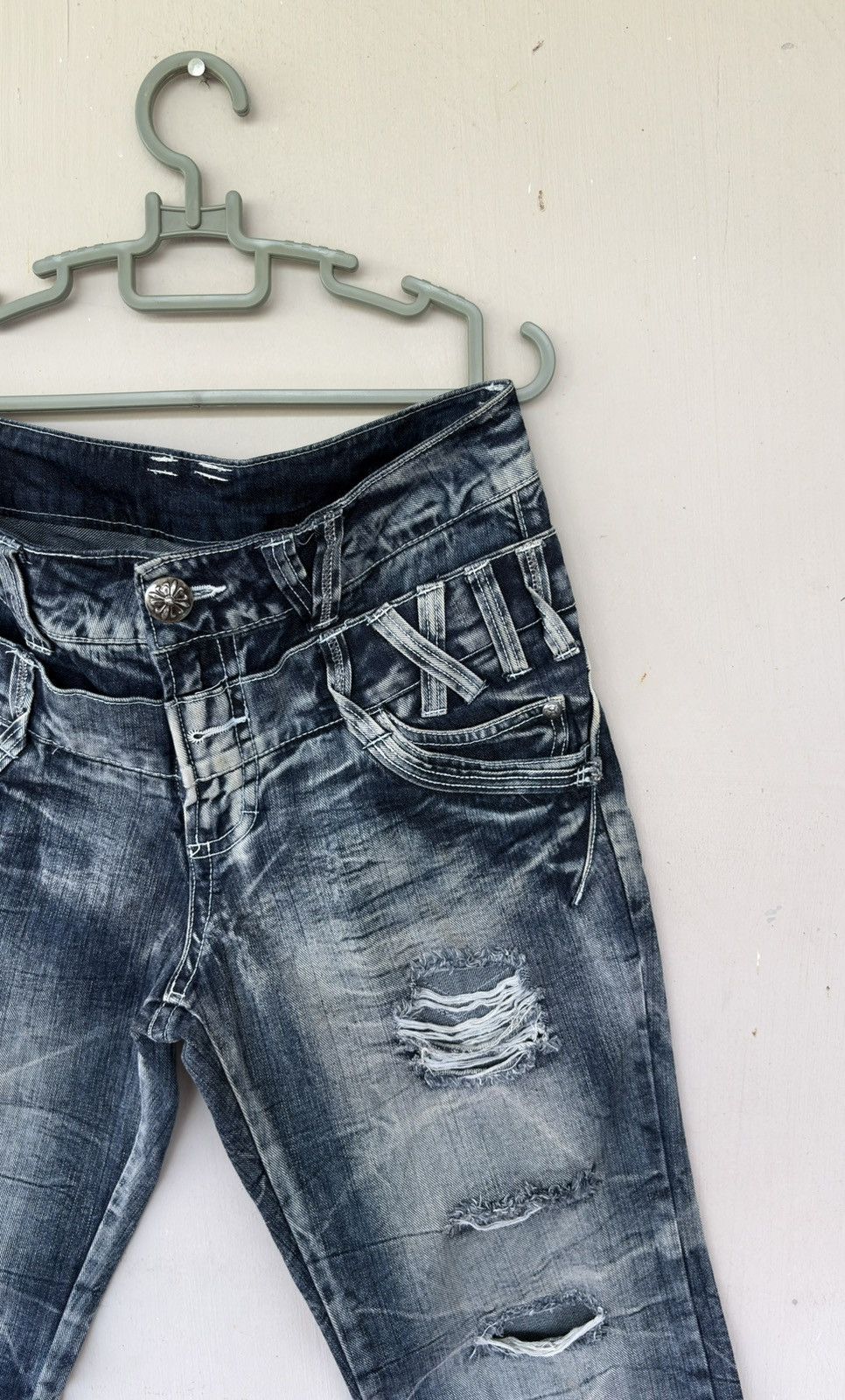 Japanese Brand Floral Cross Streetwear Double Waist Distressed Denim Size US 34 / EU 50 - 5 Thumbnail