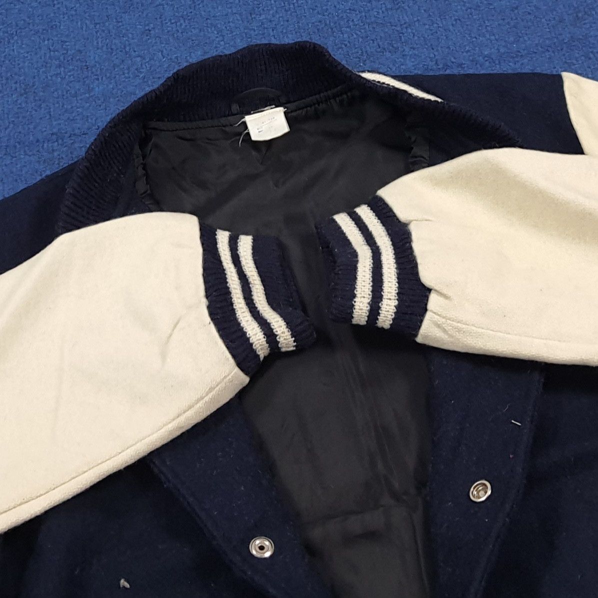 Vintage Vintage Snoopy Peanuts Varsity Letterman Jacket C308N28 Size US S / EU 44-46 / 1 - 5 Thumbnail