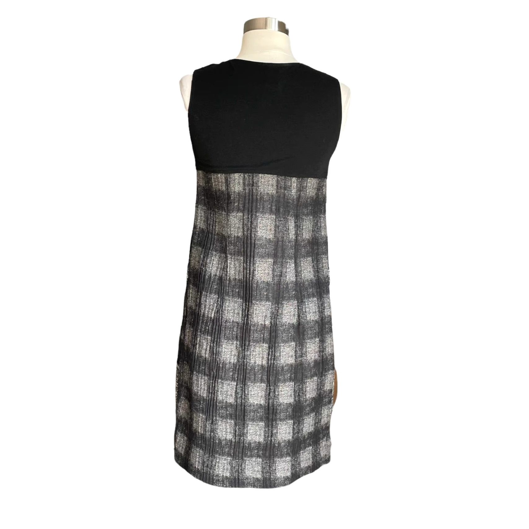 Vintage I'M Isola Marras Knit Wool Blend Black Grey Shift Dress XS Womens Dress A-Line Shift Wool Blend Knit Sleeveless Pullover Casual Short 37 1/4" Black XS Size XS / US 0-2 / IT 36-38 - 4 Thumbnail