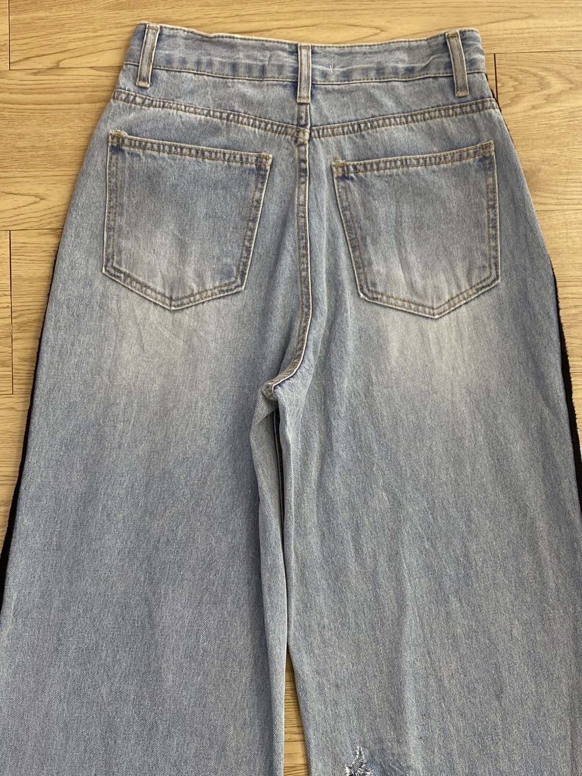 Japanese Brand Vintage Japanese Brand Blue Wash Style Side Line Jeans Size 26" / US 2 / IT 38 - 4 Thumbnail
