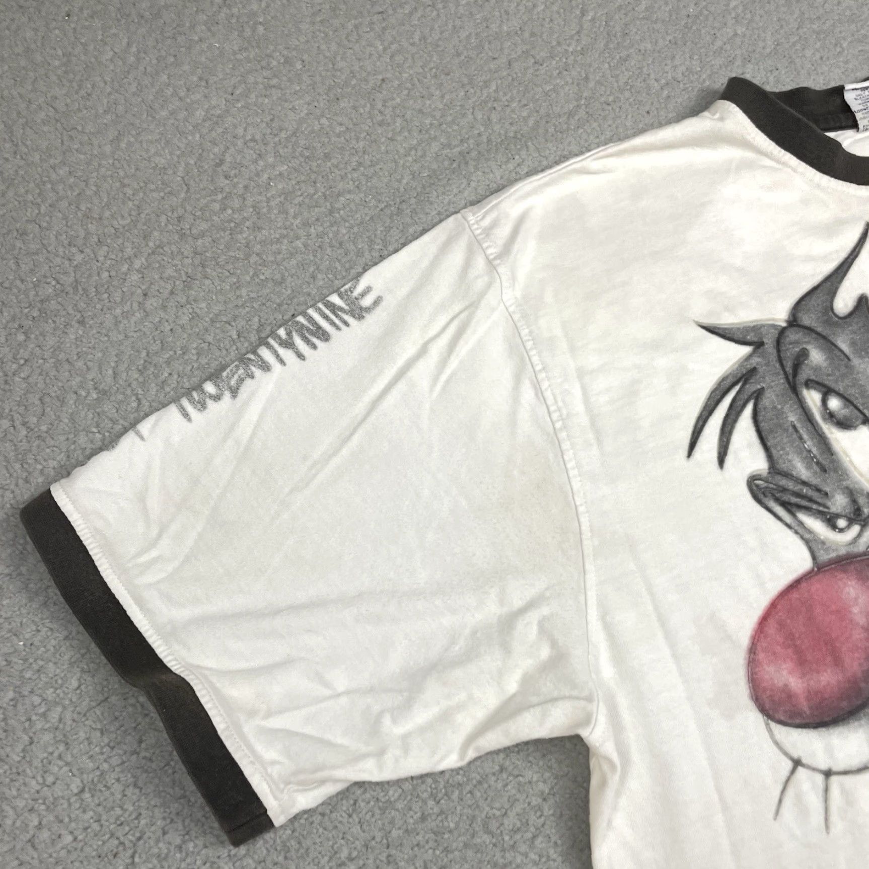 Vintage VINTAGE Sylvester Shirt Lot 29 2XL White T-Shirt Men Short Sleeve Cartoon 90s Logo Size US XXL / EU 58 / 5 - 6 Thumbnail