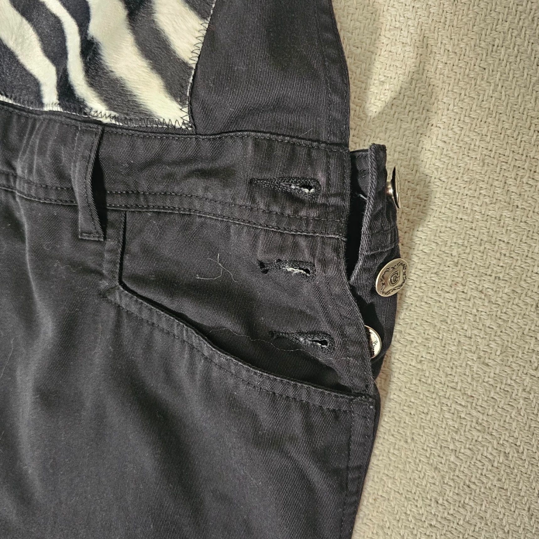 Cherokee VINTAGE Cherokee Cropped Overalls Black Denim Zebra Patch Jeweled Legs M Jeans Women Cropped Style Size 32" / US 10 / IT 46 - 7 Thumbnail