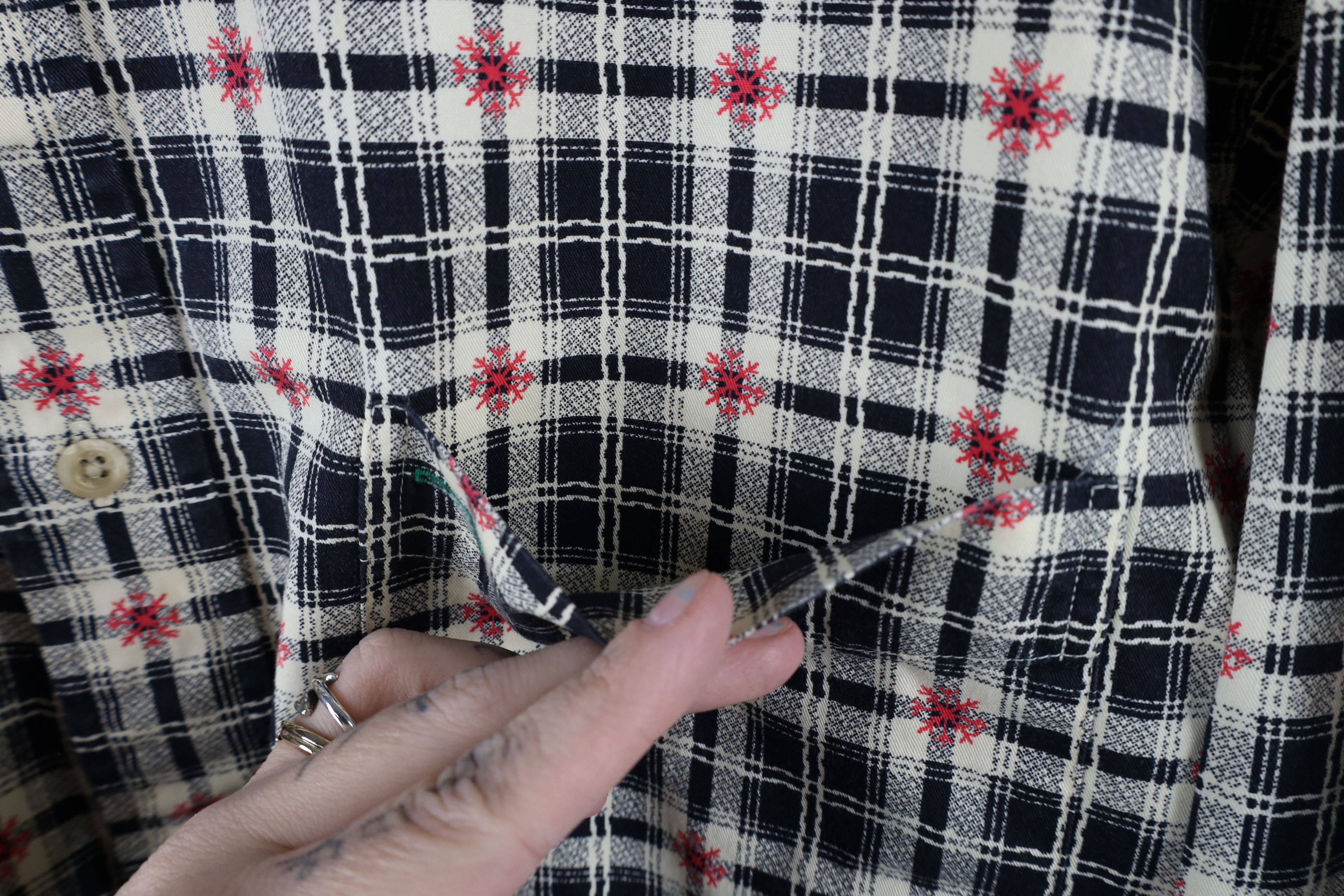 Tommy Hilfiger × Vintage Vintage 90s Tommy Hilfiger Snowflake Button Down Shirt Plaid Size US L / EU 52-54 / 3 - 5 Thumbnail