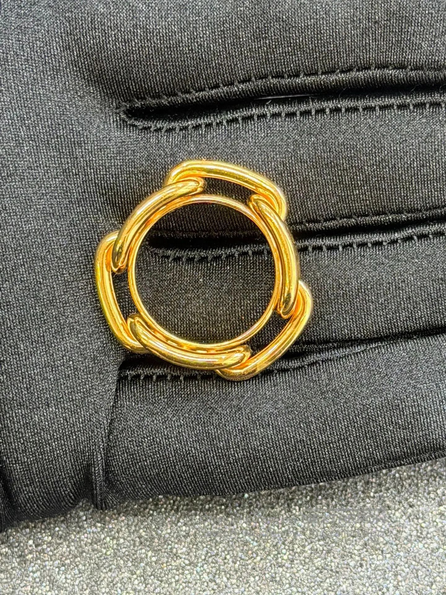 Hermes Hermes Gold Pig Nose Scarf Buckle. Size ONE SIZE - 5 Thumbnail
