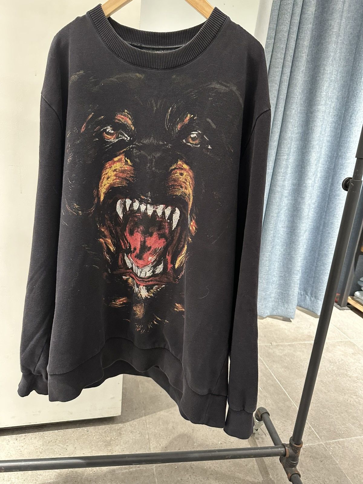 Givenchy Givenchy archive 11fw rottweiler sweatshirt Size US L / EU 52-54 / 3 - 3 Thumbnail