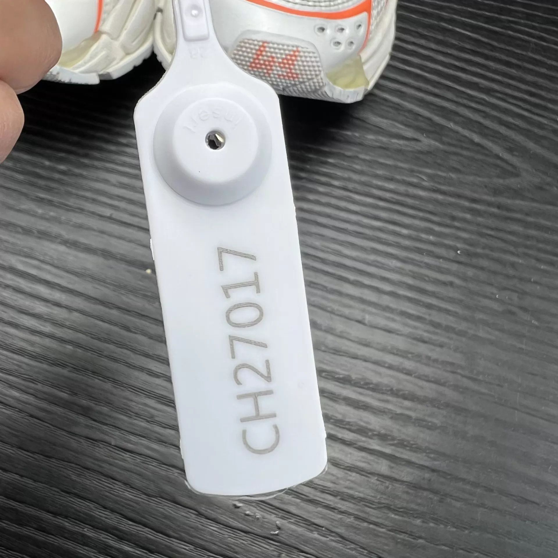 Balenciaga Balenciaga Runner Distressed White Orange 41 Mint Size US 8 / EU 41 - 9 Thumbnail