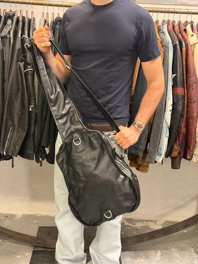 Maison Margiela 2012 Maison Margiela H&M Black Guitar Leather Bag Size ONE SIZE - 3 Thumbnail