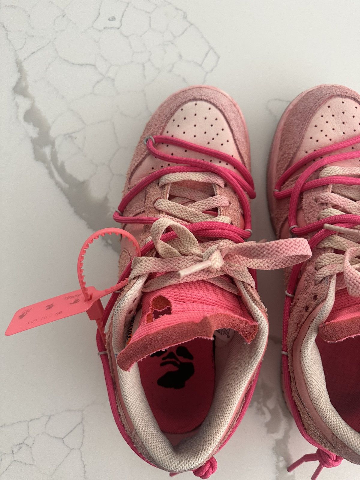 Nike × Off-White Cherry Blossom Dunks Lot 15 of 50 Size US 9 / EU 42 - 8 Thumbnail