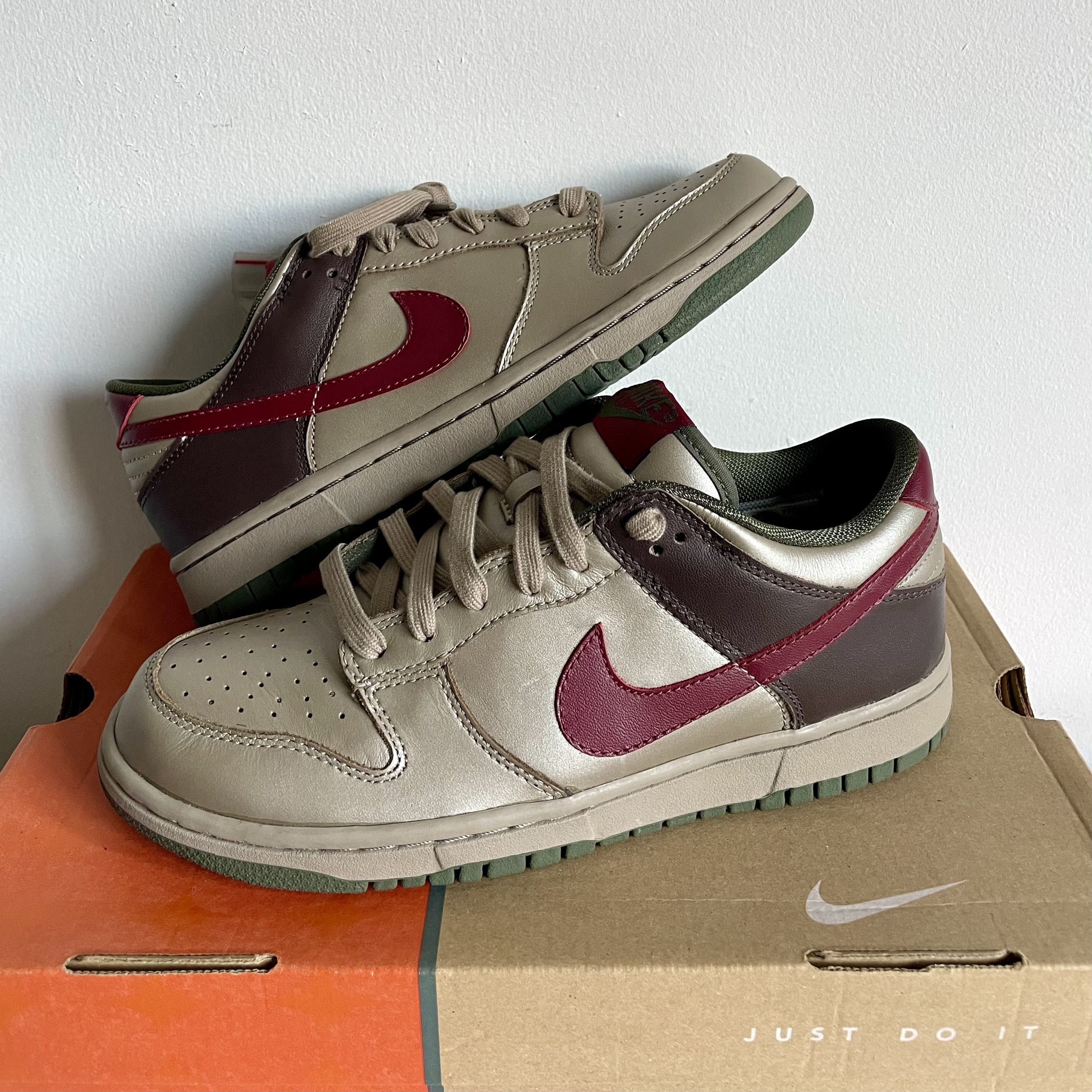 Nike 2006 Nike Dunk Low Wmns Met Zink/Team Red-Army Size US 8 / IT 38 - 1 Thumbnail