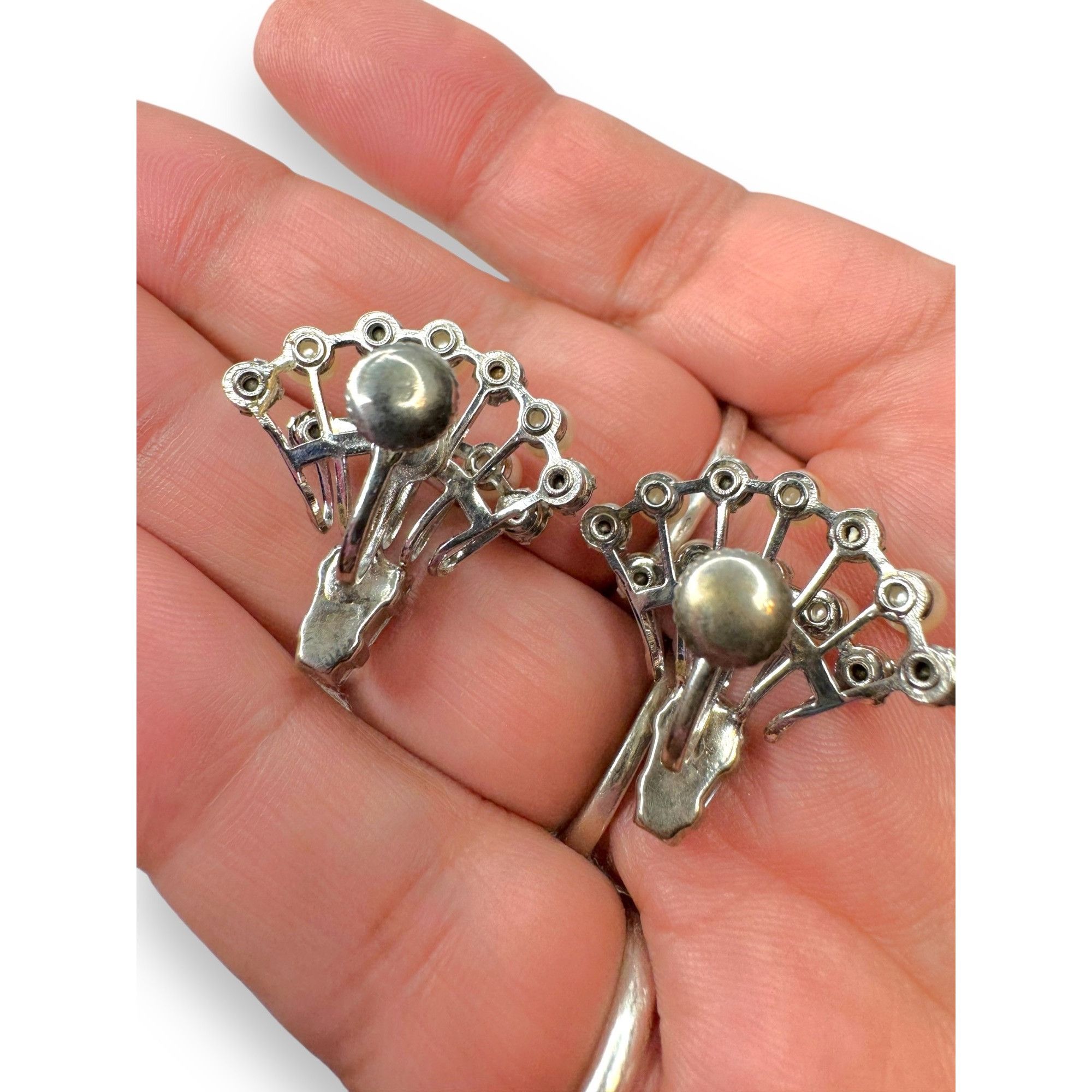 Vintage Vintage Blue Crystal Rhinestone & Faux Pearl Clip-On Earring Size ONE SIZE - 4 Thumbnail