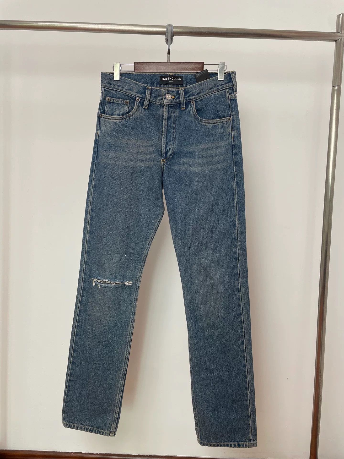 Balenciaga Balenciaga Straight-Leg Distressed Jeans Size US 30 / EU 46 - 1 Thumbnail
