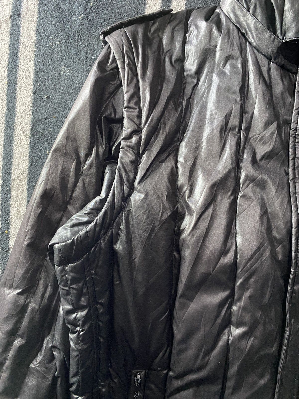 Le Grande Bleu (L.G.B.) Japanese klein plus+ homme puffer faux fur jacket Size US M / EU 48-50 / 2 - 7 Thumbnail