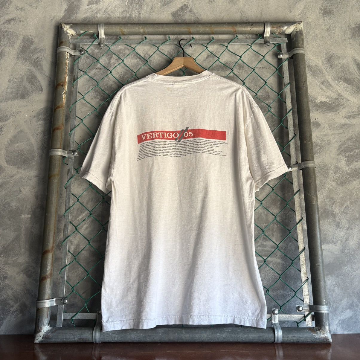 Other Vintage 2005 U2 Vertigo Rock Band White T-shirt Sz XL Size US XL / EU 56 / 4 - 5 Thumbnail