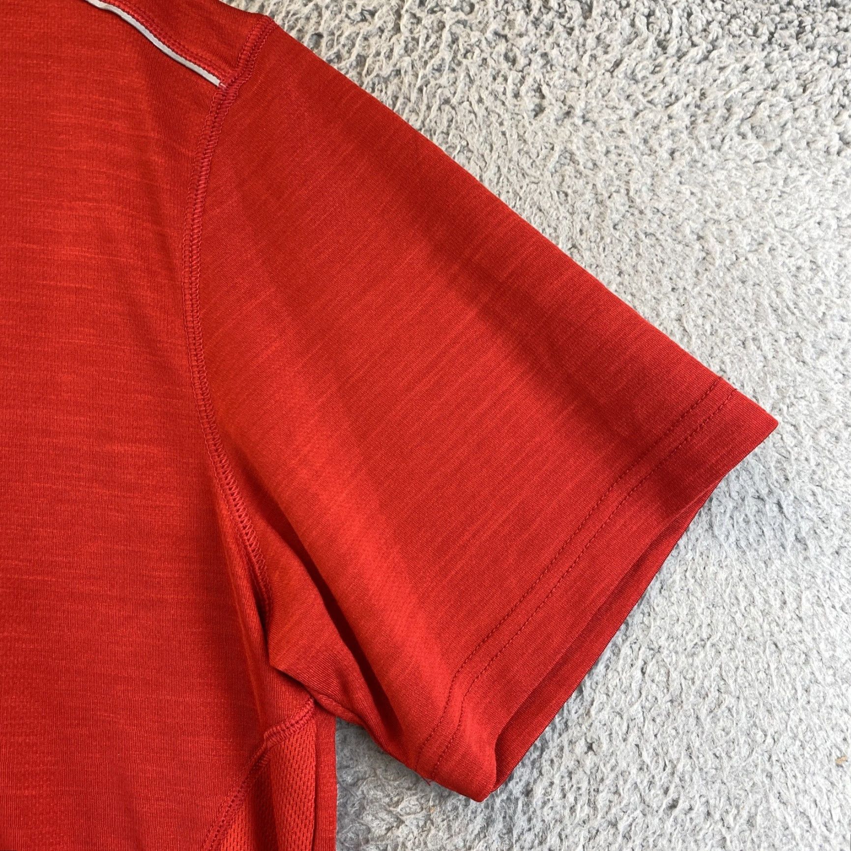 Reebok Reebok Men's Red Short Sleeve Dri Fit Round Neck T-Shirt Size L / 40-55 Size US L / EU 52-54 / 3 - 3 Thumbnail