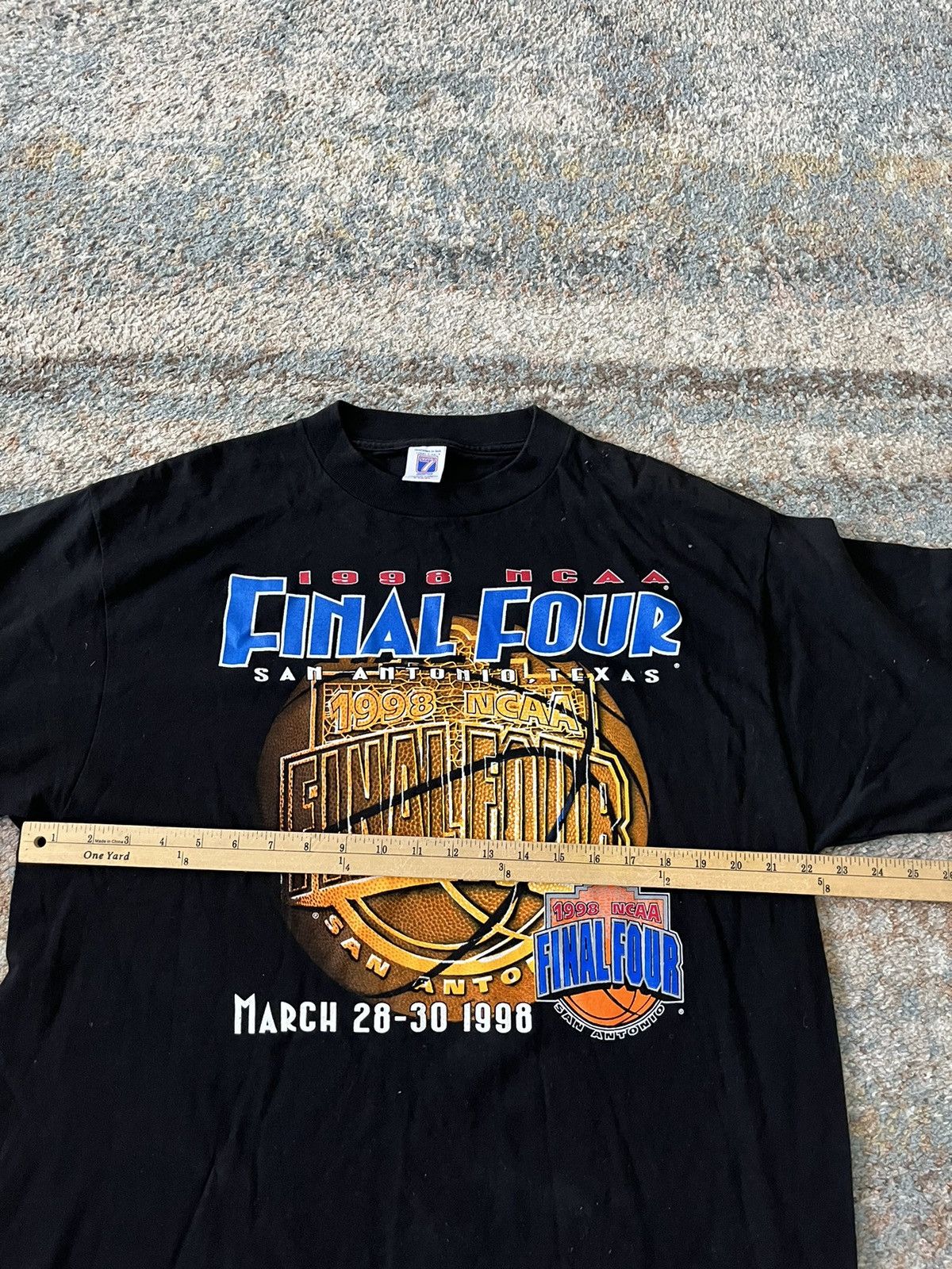 Logo 7 × Vintage Vintage 1998 NCAA Basketball Final Four San Antonio T-shirt Size US XL / EU 56 / 4 - 4 Thumbnail