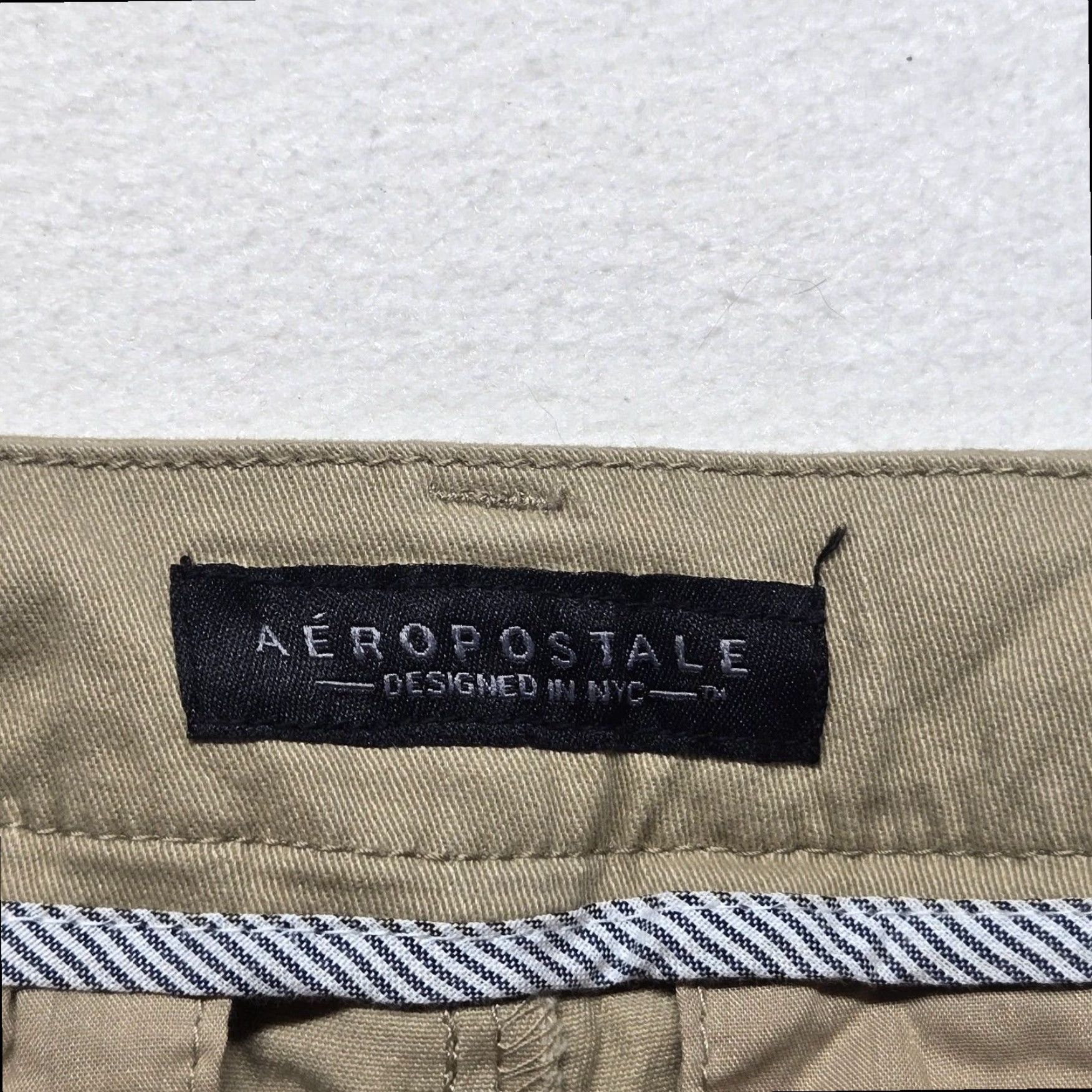 Vintage Aéropostale Beige Chino Shorts Women's Size 4 Low Rise Stretch Size 27" / US 4 / IT 40 - 2 Thumbnail