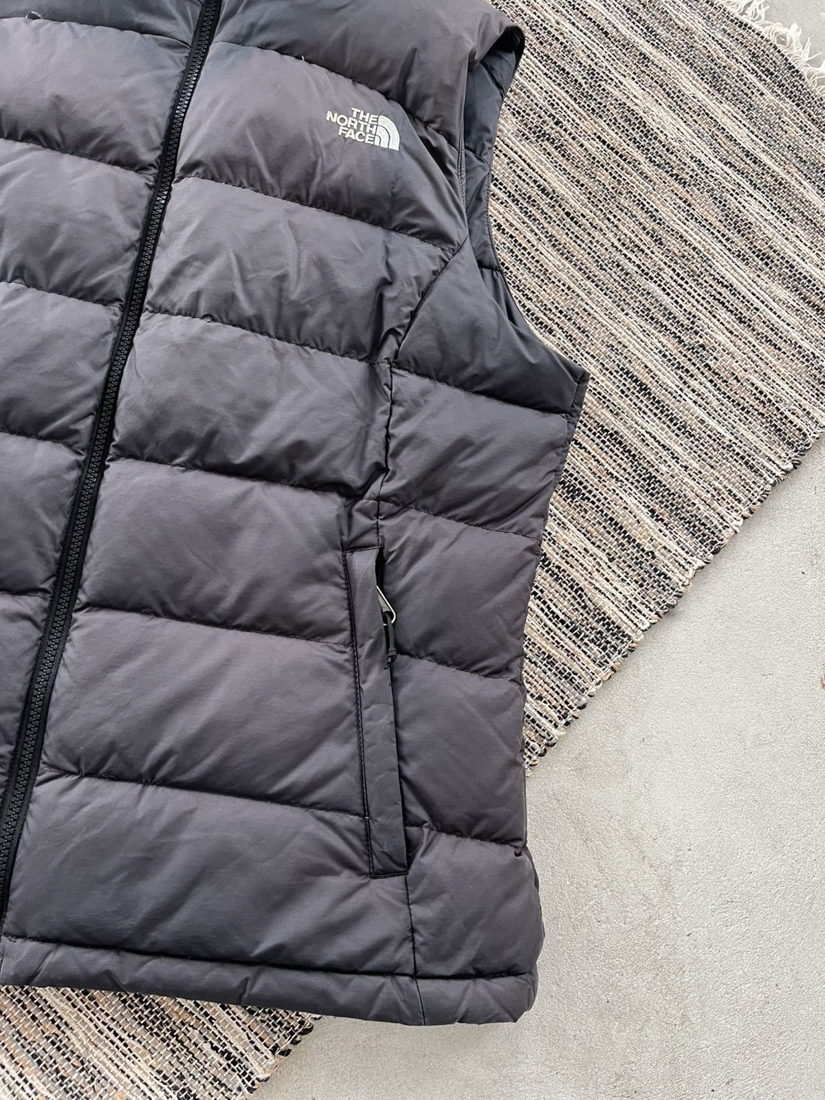 The North Face Vintage The North Face 700 Black Outdoor Puffer Vest Y2K Size XL / US 12-14 / IT 48-50 - 4 Thumbnail