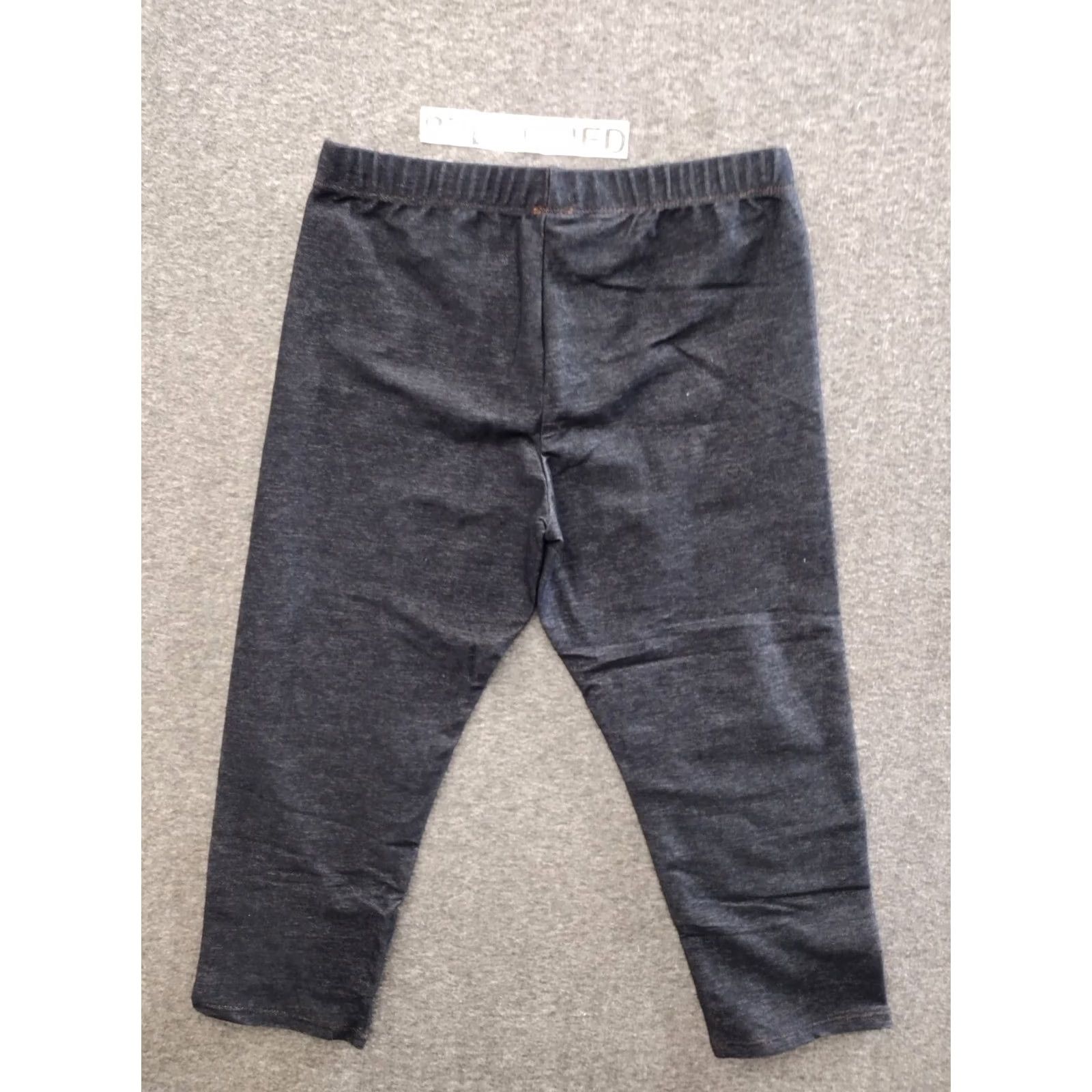 Vintage No Boundaries Gray Capri Pants Womens Size S Casual Pull On Waist 17 In Inseam Capris Front Flat Comfort Elastic Waist Regular Fit Shorts/Pants Size 28" / US 6 / IT 42 - 2 Thumbnail