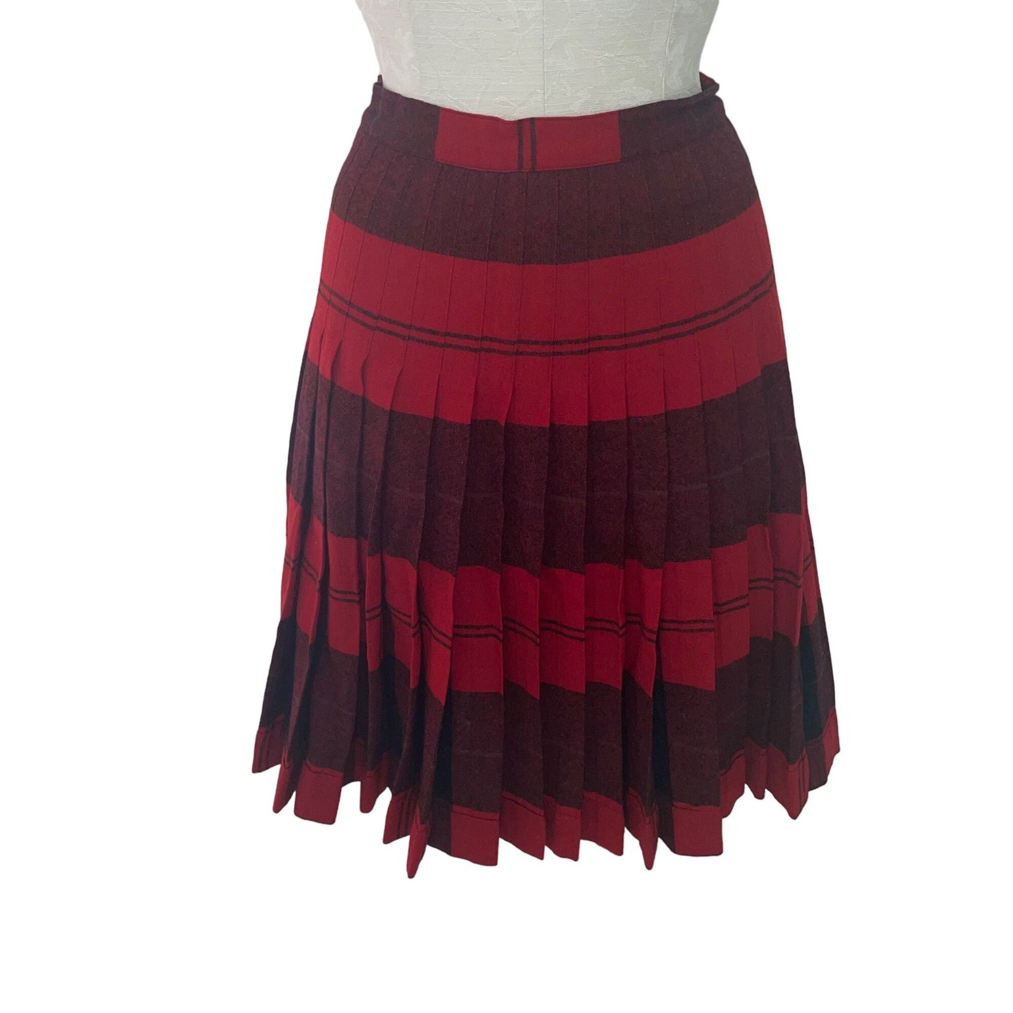 image of Pendleton Vintage Womens Skirt Size Small Red Reversible Ple