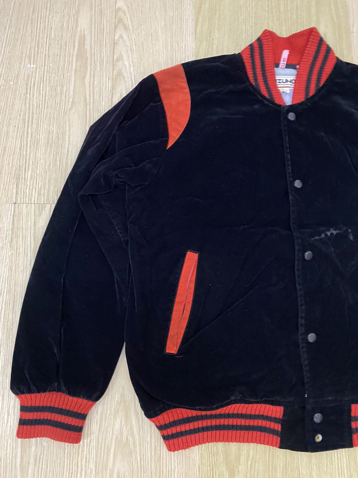 Mizuno × Vintage Vintage Mizuno Velvet Varsity Jacket Size US L / EU 52-54 / 3 - 4 Thumbnail
