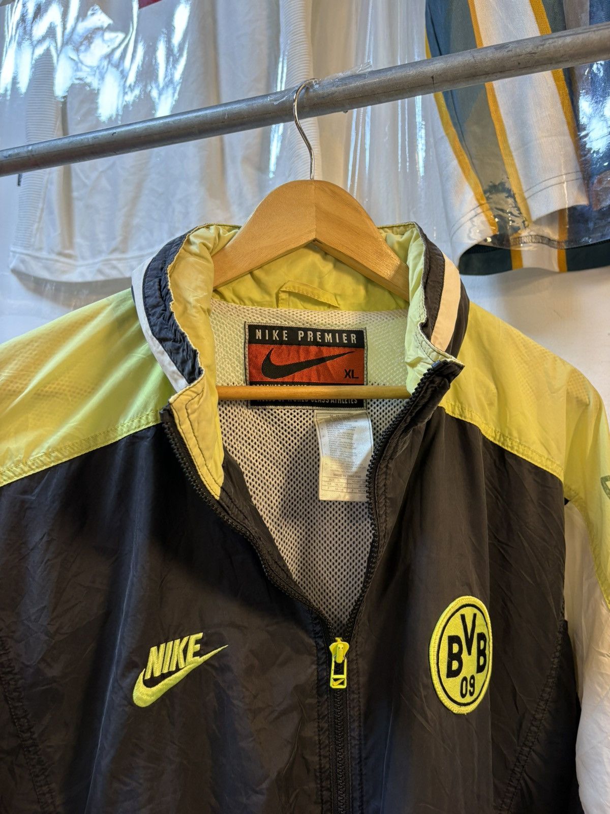 Nike Rare Vintage Borussia Dortmund Tracksuit Size US XL / EU 56 / 4 - 7 Thumbnail