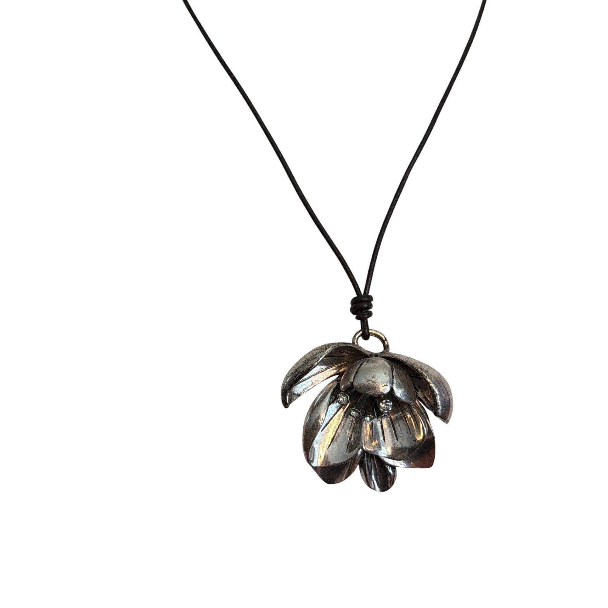Fossil Fossil Silver Tone Flower Pendant Necklace Clear Rhinestones Size ONE SIZE - 1 Thumbnail