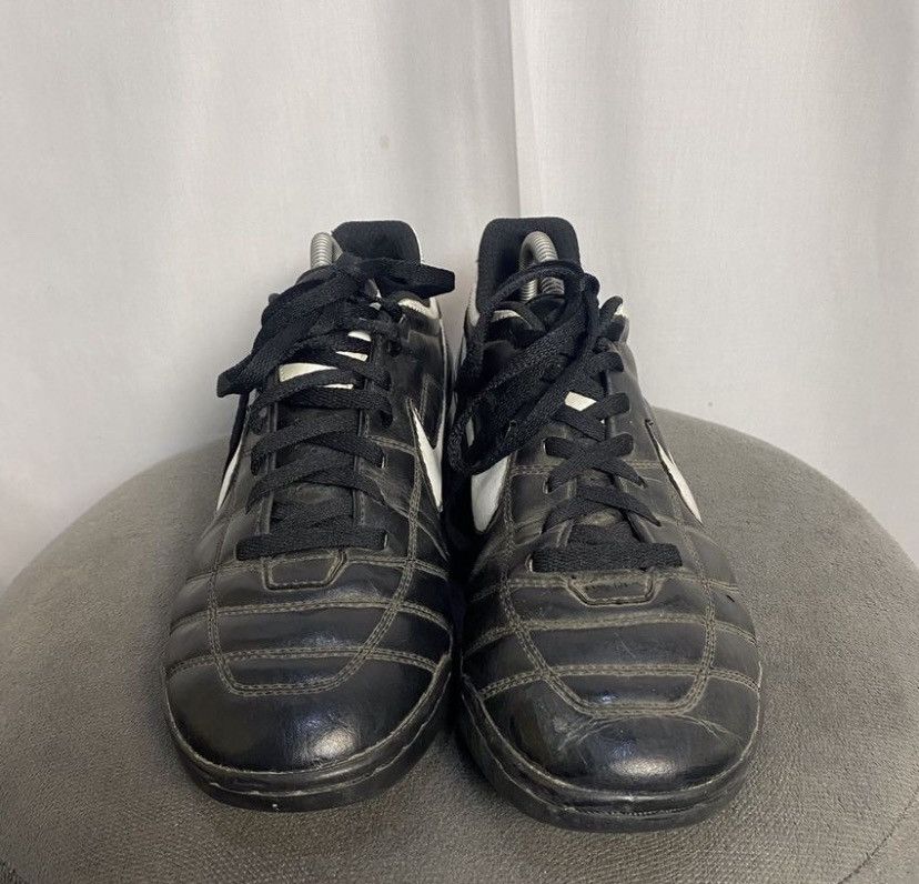 Nike Nike Tiempo Size US 10 / EU 43 - 2 Thumbnail