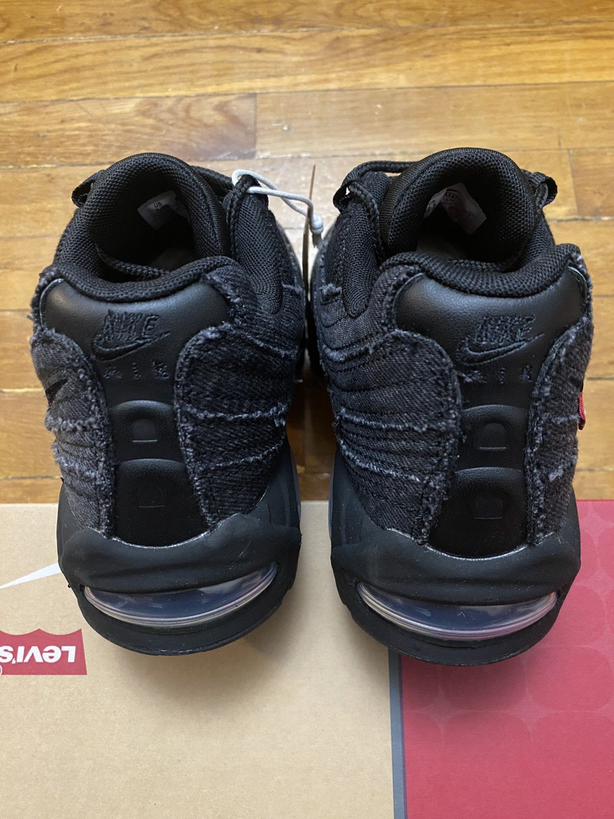 Levi's × Nike Size 9.5 - Nike Air Max 95 OG Levis Black Men’s Size US 9.5 / EU 42-43 - 5 Thumbnail