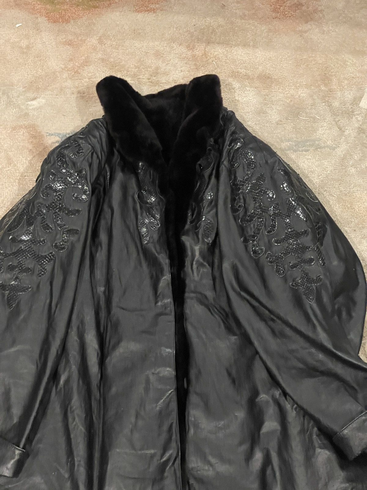 Vintage Vintage Full Fur Tribal Detail Coat Size US L / EU 52-54 / 3 - 2 Thumbnail