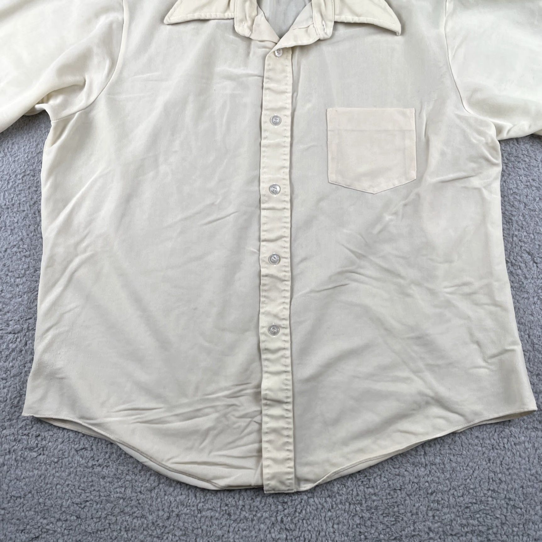 Vintage VINTAGE Montgomery Ward Button-Up Shirt Large Yellow Nylon Pocket Shirt Mens Short Sleeve Button-Up Size US L / EU 52-54 / 3 - 5 Thumbnail