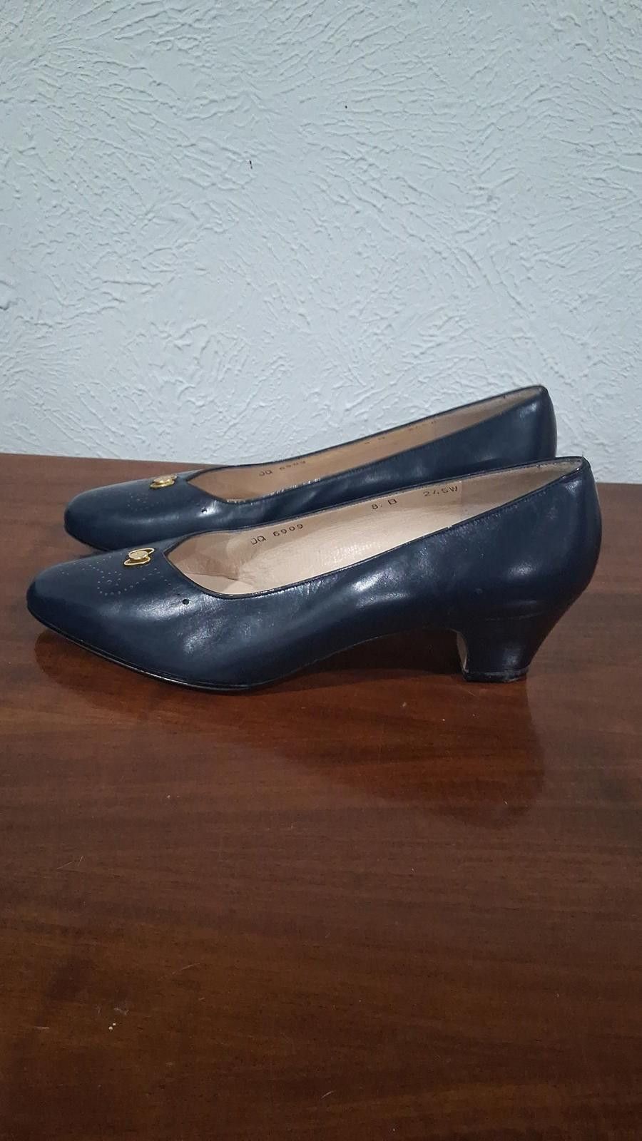 Salvatore Ferragamo Salvatore Ferragamo Vintage Navy Pumps Size 8 B Size US 8 / IT 38 - 1 Thumbnail