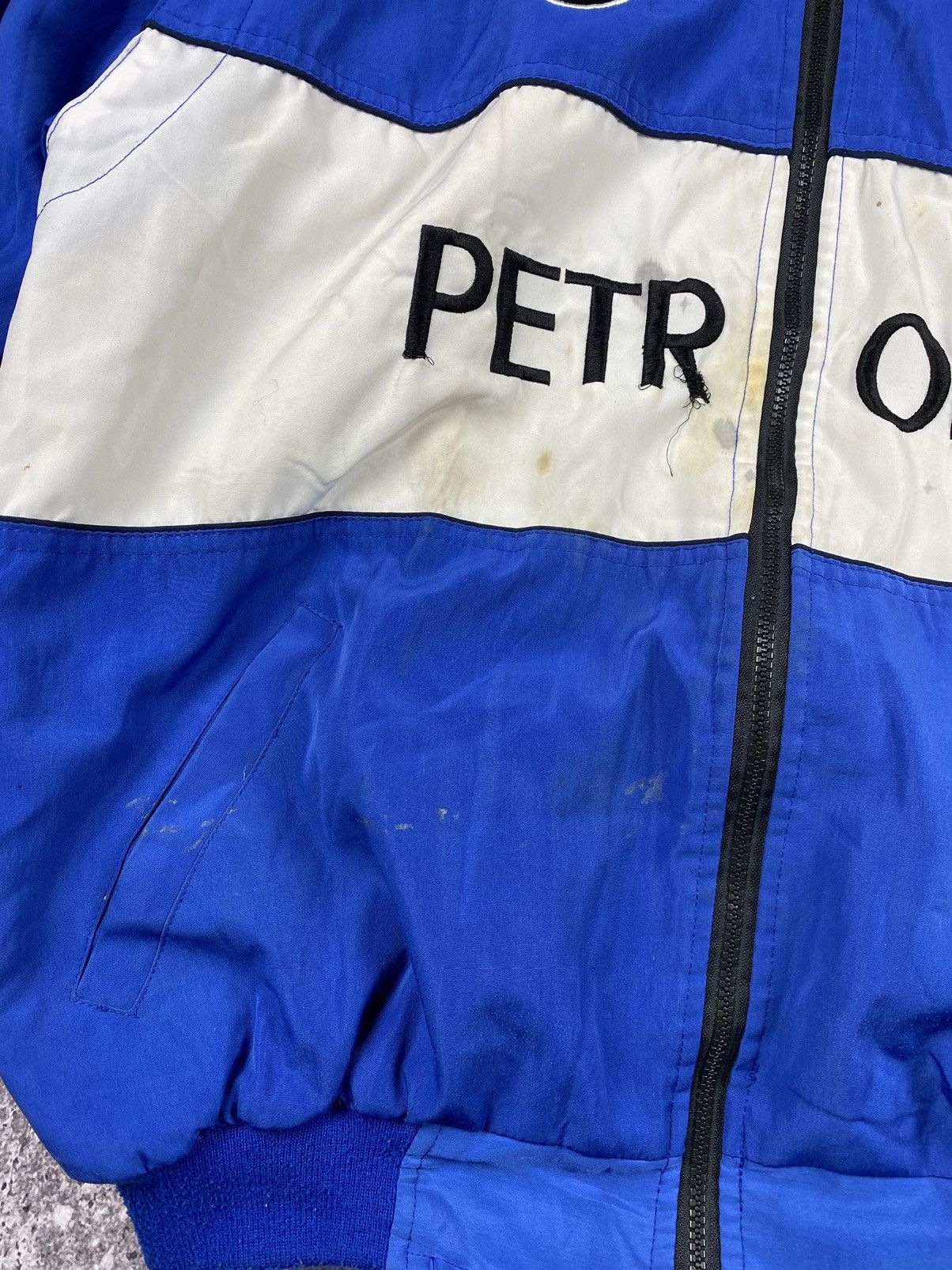 BMW Vintage BMW Petronas Racing Jacket F1 Big Logo DistressedFad Size US L / EU 52-54 / 3 - 10 Thumbnail