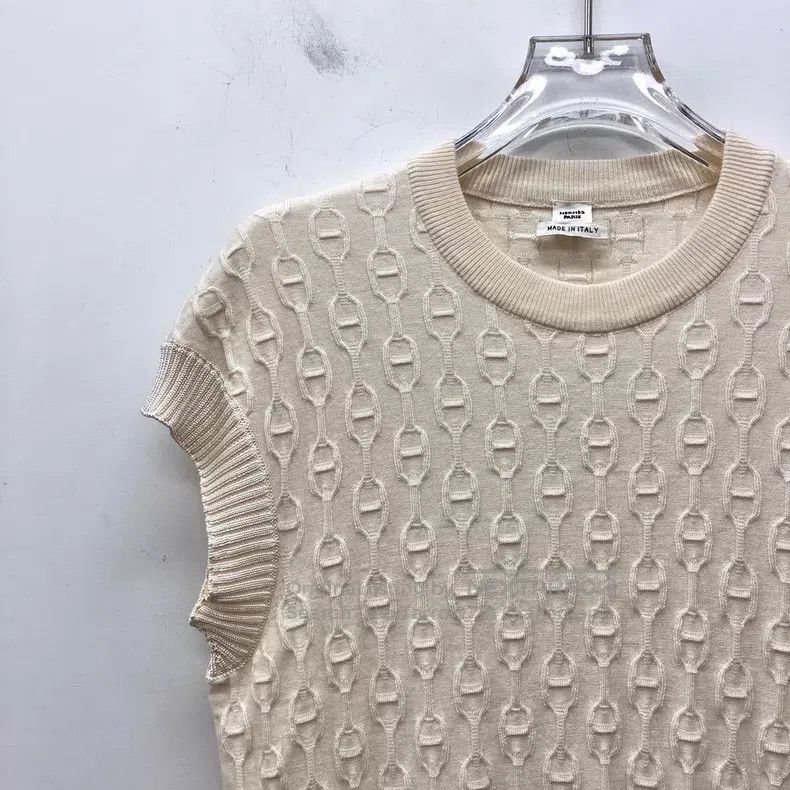 Hermes Hermes Beige Lock Closure Jacquard Mulberry Silk Sleeveles Size XS / US 0-2 / IT 36-38 - 4 Thumbnail