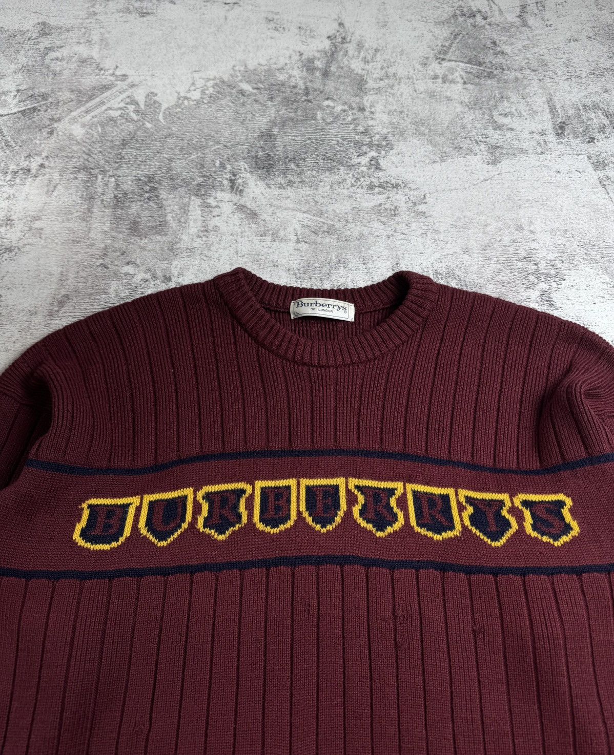 Burberry Burberrys London Vintage Men’s Large Wool Red Spellout Knited Sweater Pullover Size US L / EU 52-54 / 3 - 5 Thumbnail