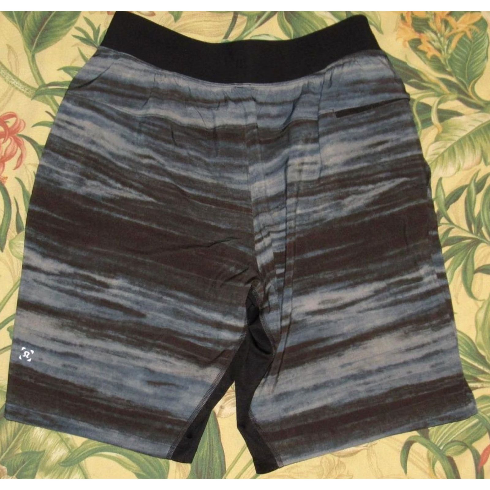 Lululemon LULULEMON Black 9" Unlined T.H.E. Shorts Small Womens Shirt Size 28" / US 6 / IT 42 - 3 Thumbnail
