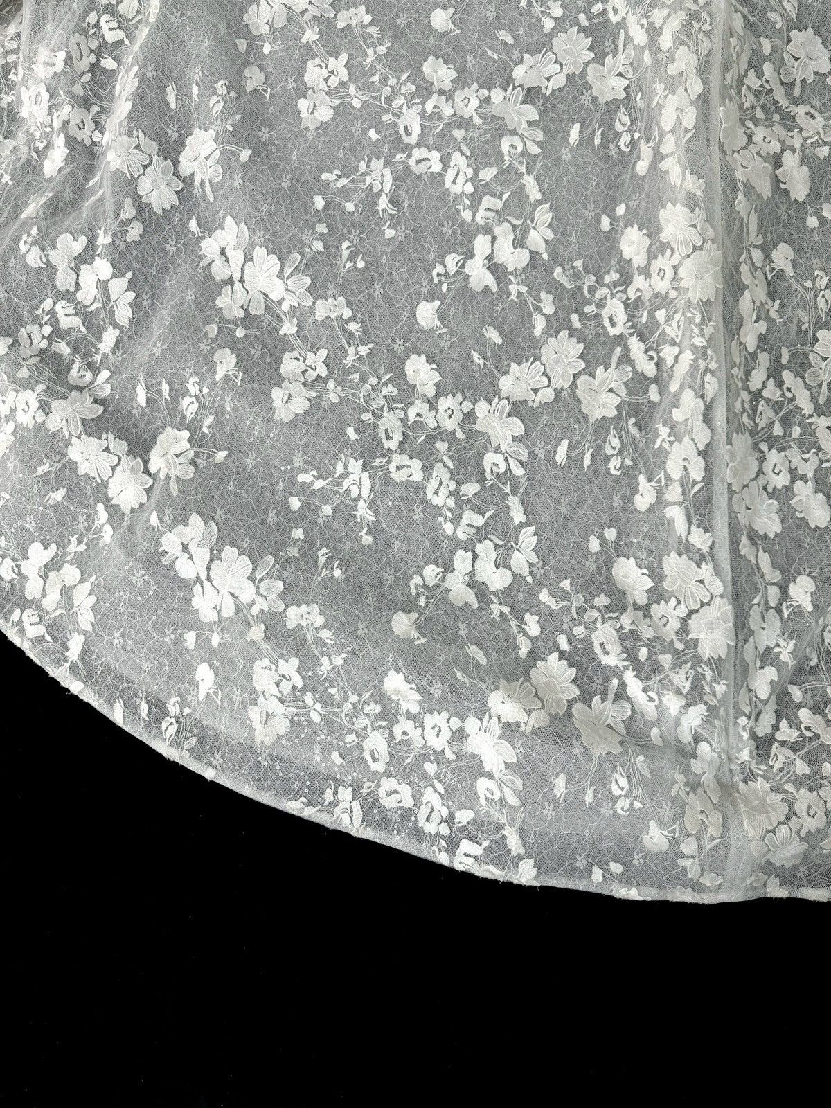 Other Preloved US 6 Anna Augusta Embroidery lace Bridal Gown Size M / US 6-8 / IT 42-44 - 8 Thumbnail