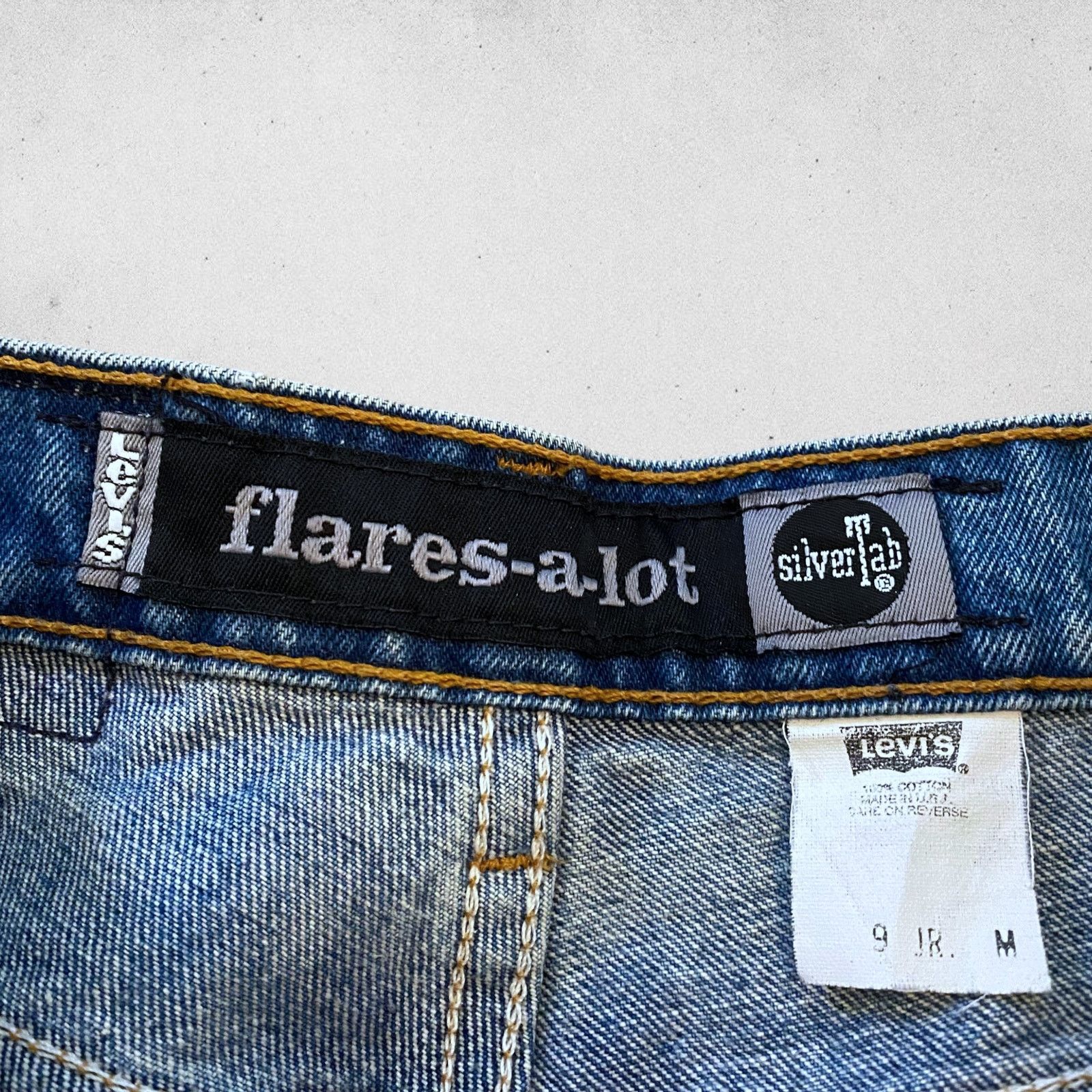 Levi's × Vintage Vintage Levi's Silvertab Flare Bell Bottom Jeans 90s Size 27" / US 4 / IT 40 - 4 Thumbnail