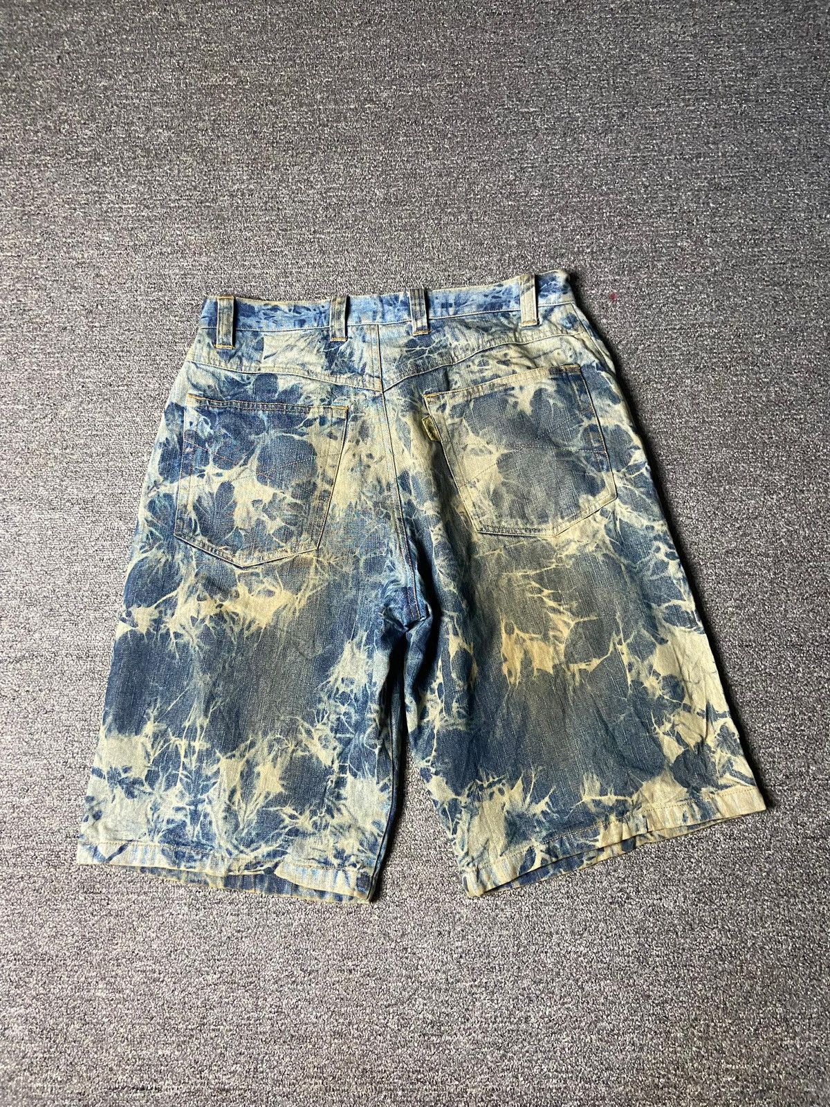 Japanese Brand Bear USA Brand Acid Wash Denim Shorts (156) Size US 33 - 4 Thumbnail