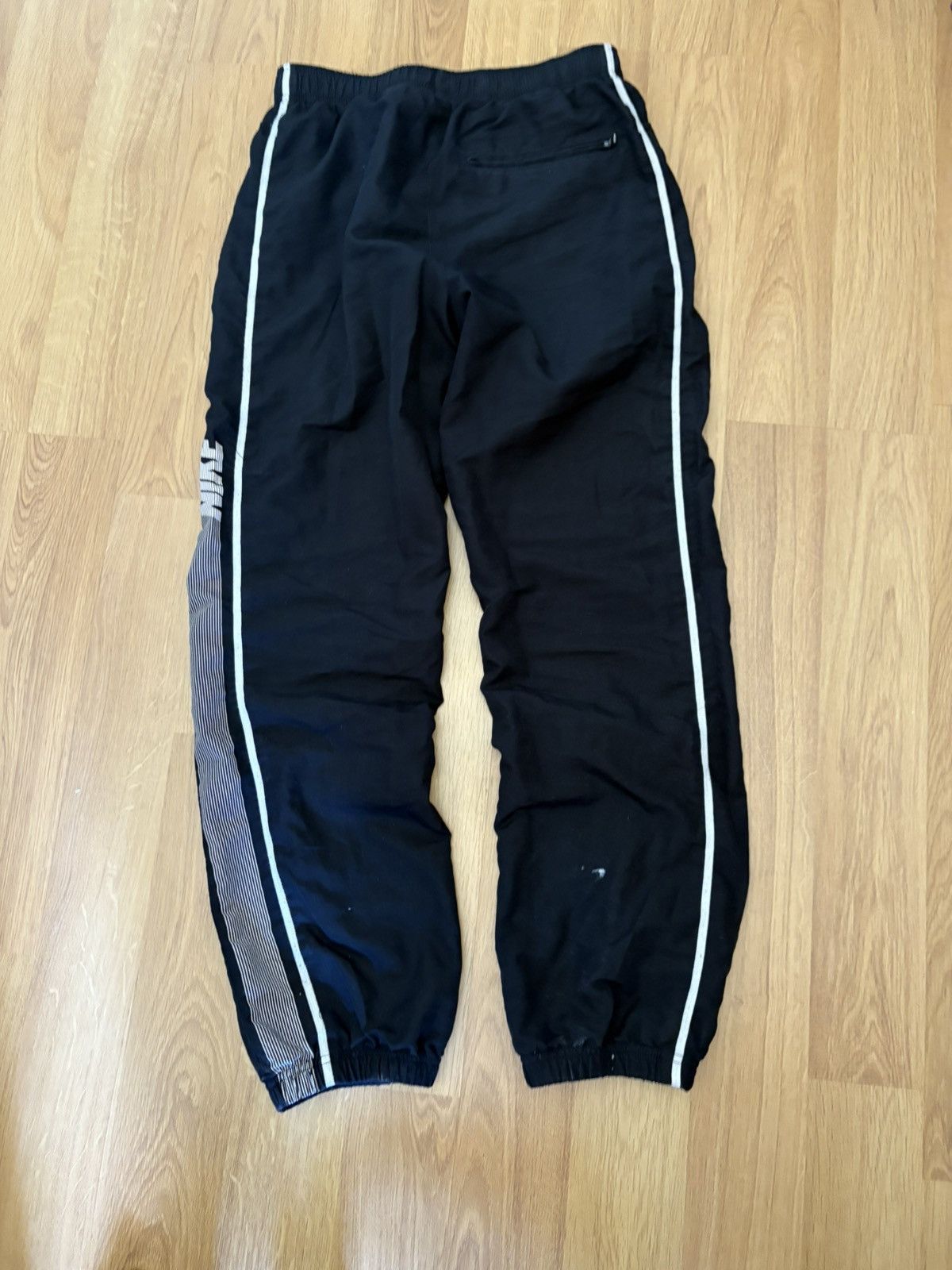 Nike Nike vintage nylon pants Size US 33 - 4 Thumbnail