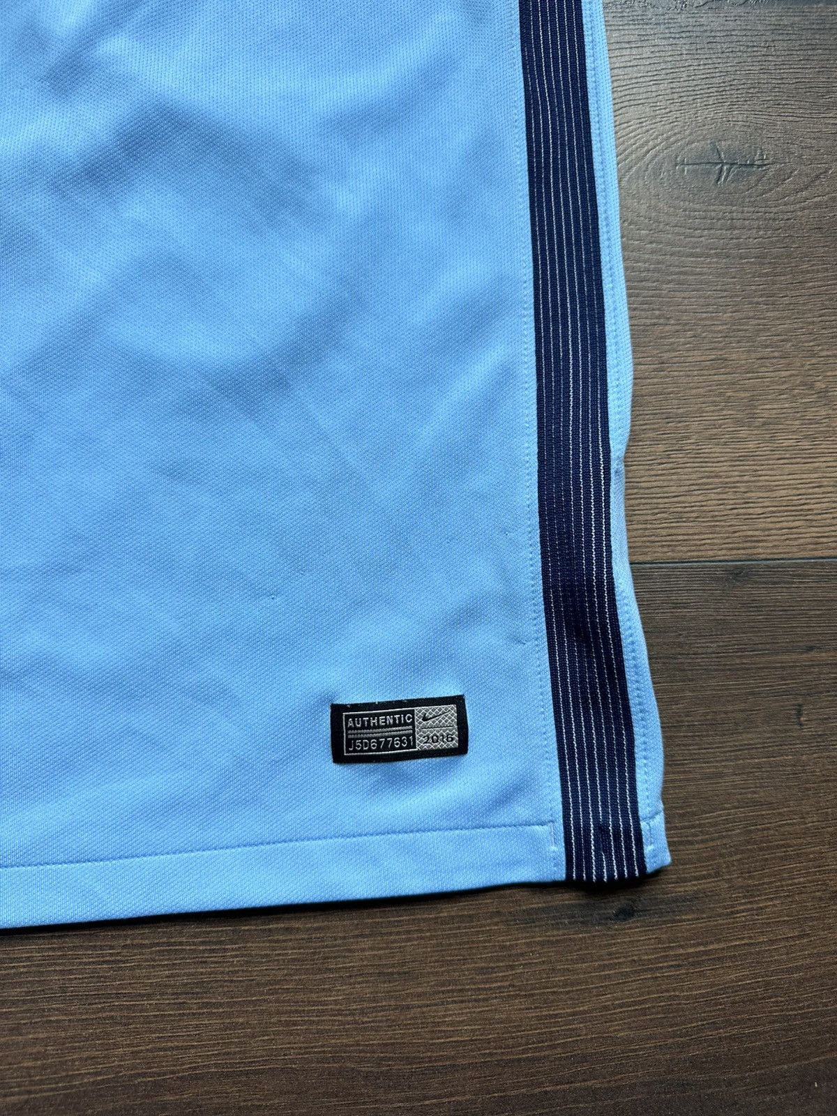 Nike Vintage 2016 De Bruyne Manchester City Jersey Size US M / EU 48-50 / 2 - 5 Thumbnail