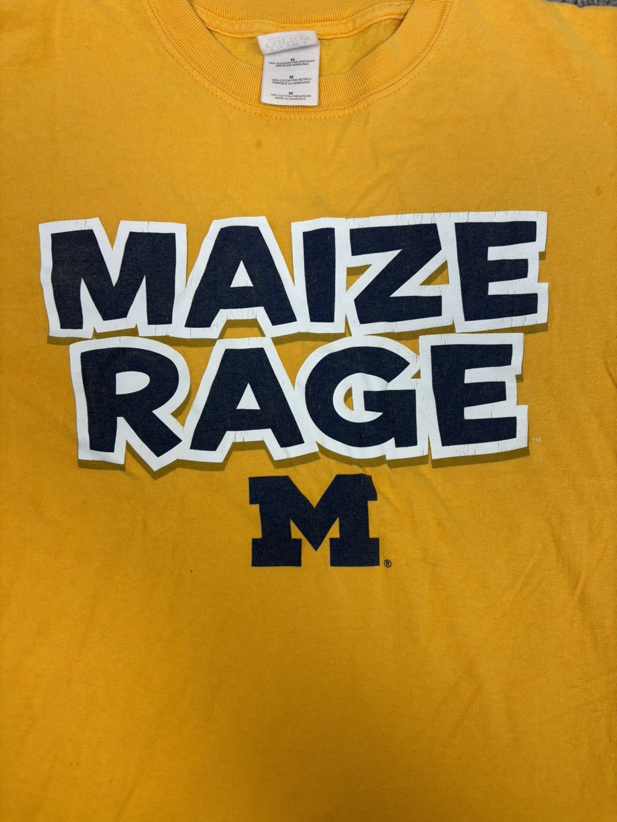 Gildan Y2k u of m michigan maize rage maize and blue tshirt Size US M / EU 48-50 / 2 - 2 Thumbnail