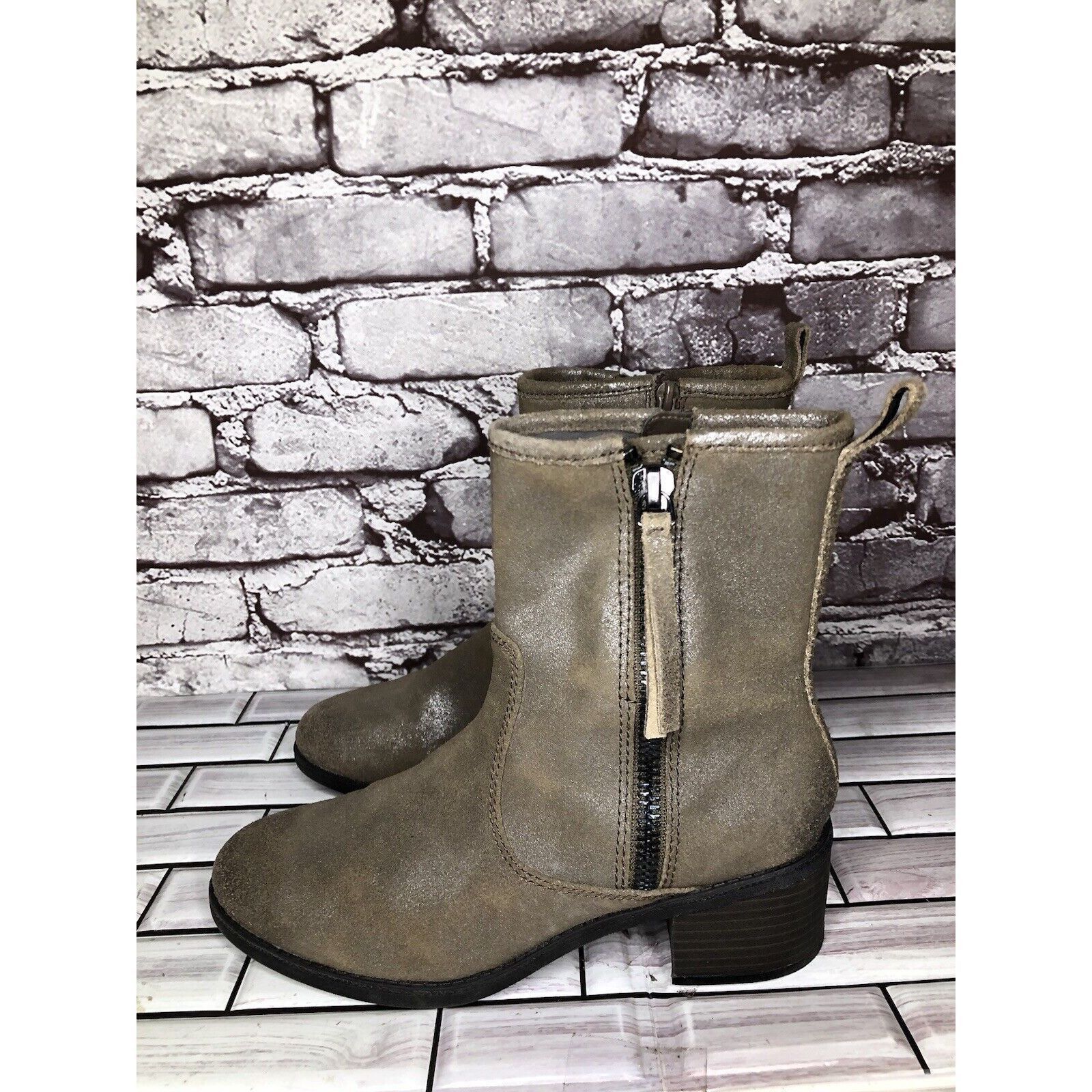 Clarks Clarks Metallic Leather Taupe Nevella Devon Zip Ankle Boots Size US 7.5 / IT 37.5 - 16 Thumbnail