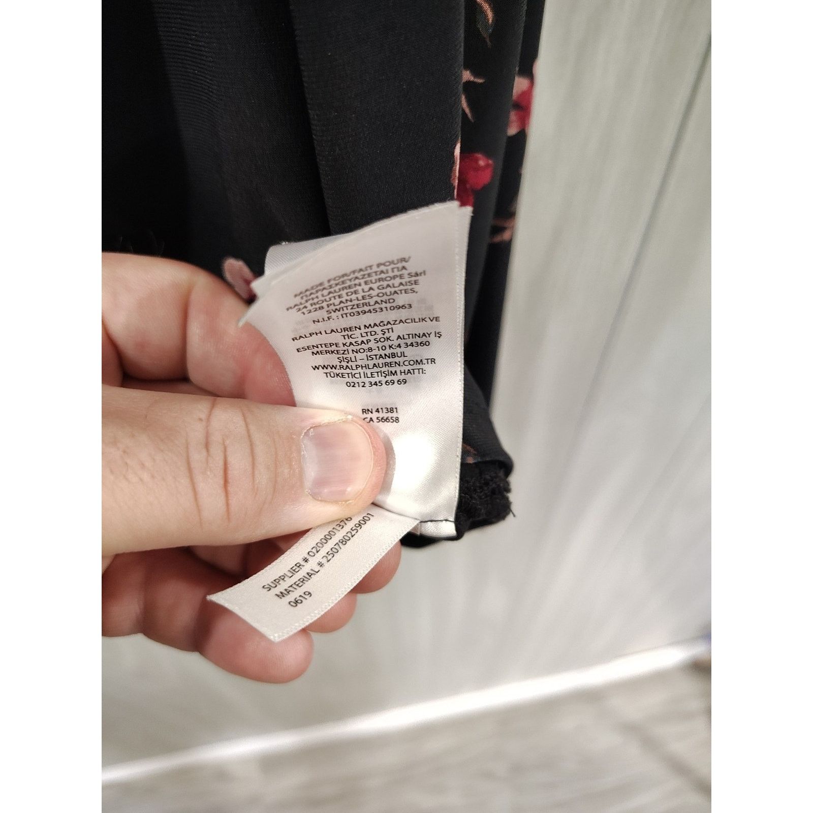Lauren Ralph Lauren Women's Lauren Ralph Lauren Dark Floral Faux Wrap Size 10 Size L / US 10 / IT 46 - 5 Thumbnail
