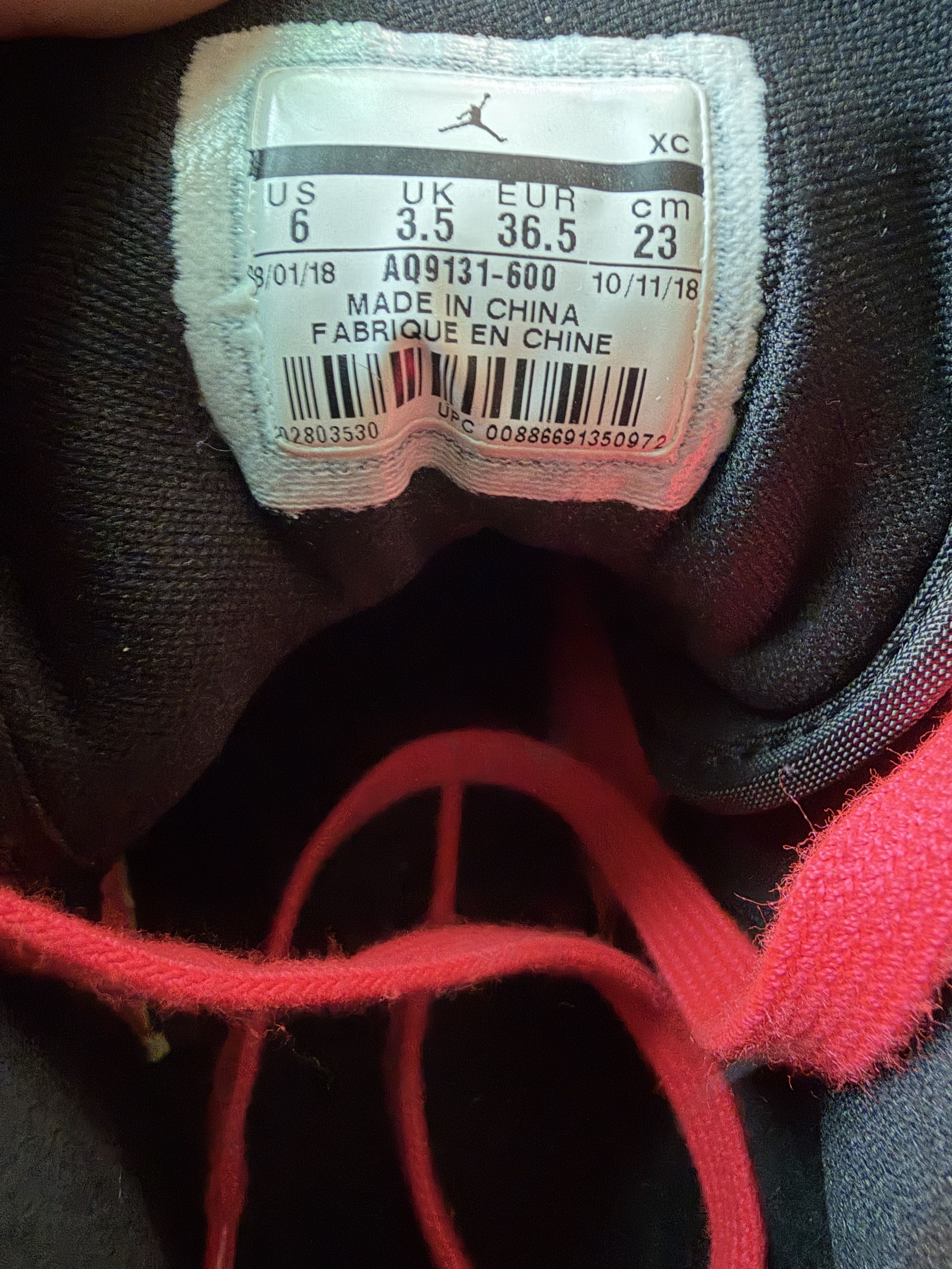 Jordan Brand Air Jordan 1 Retro High Hot Punch (Women) Size US 6 / IT 36 - 7 Thumbnail